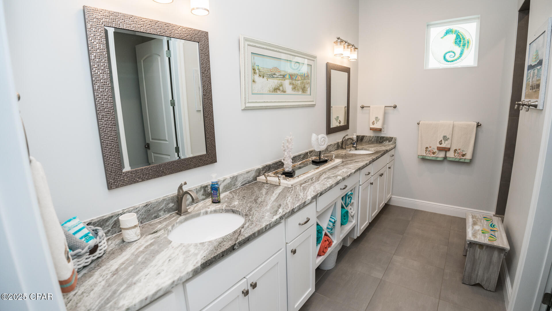 Listing photo id 22 for 235 La Valencia Circle