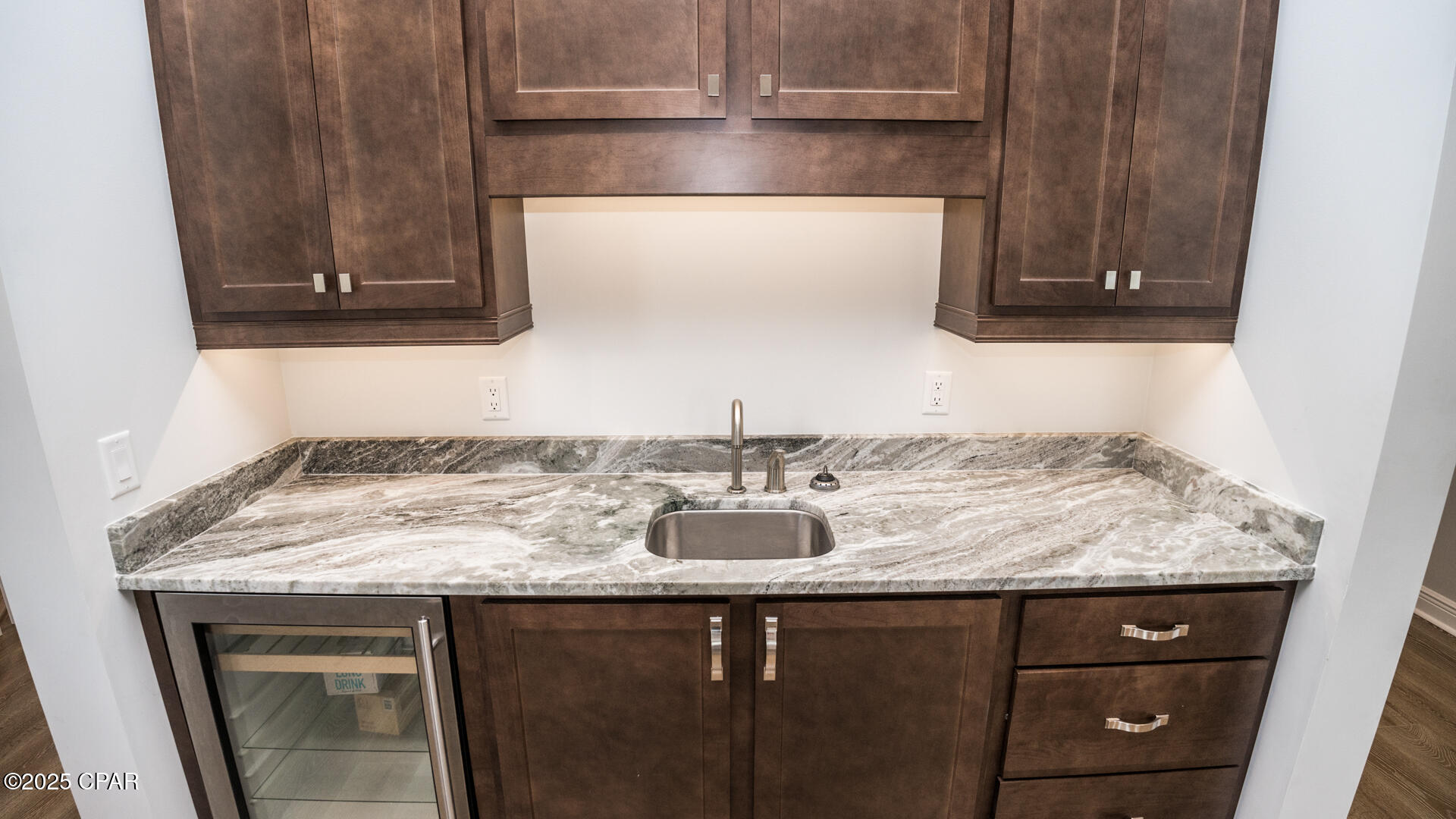 Listing photo id 28 for 235 La Valencia Circle