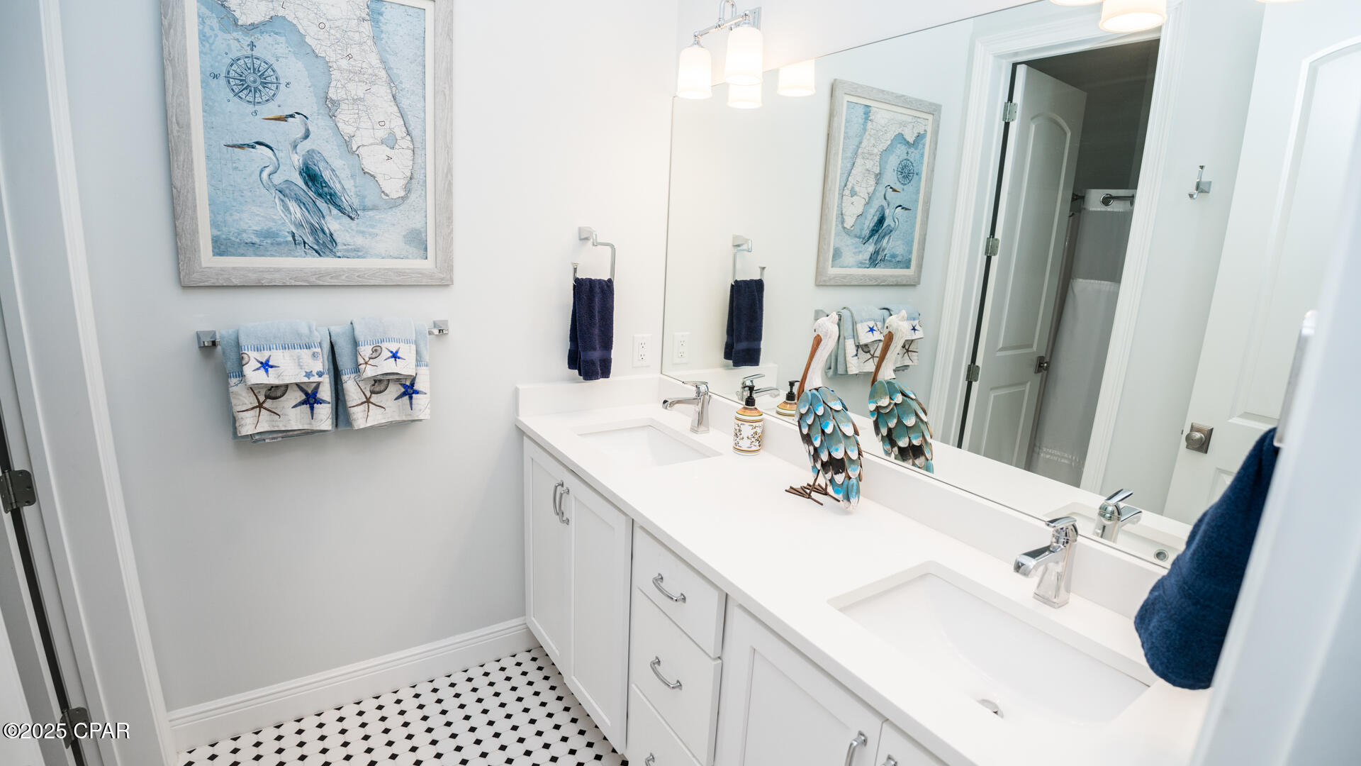 Image 29 For 235 La Valencia Circle