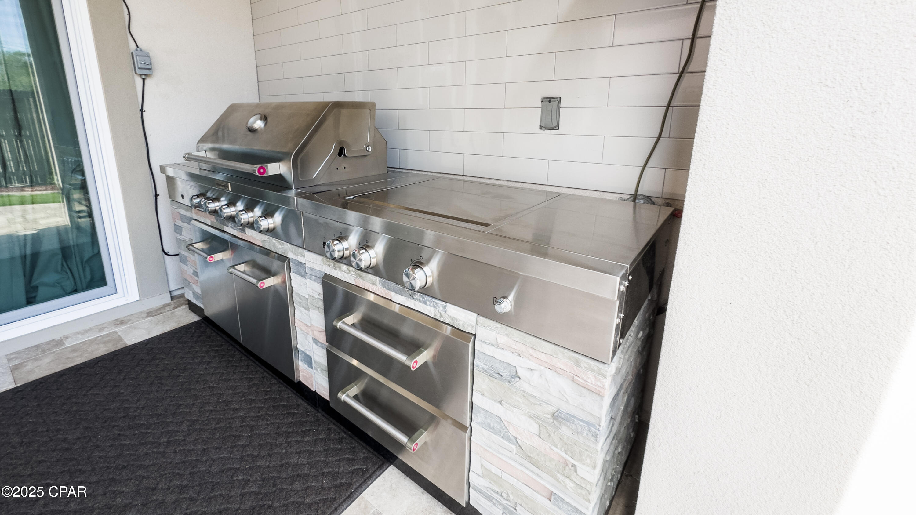 Image 8 For 235 La Valencia Circle