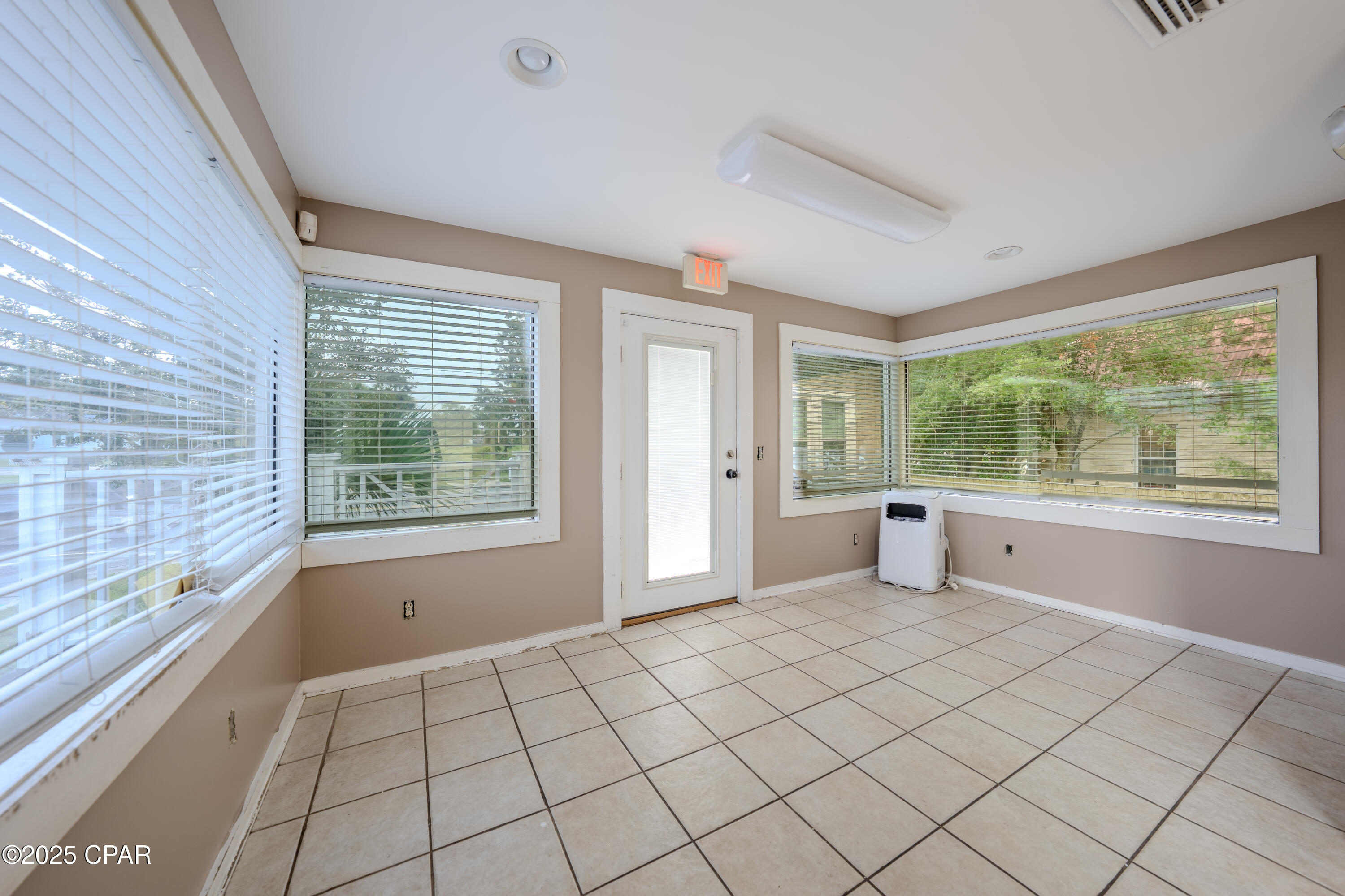 Image 18 For 757 Jenks Avenue