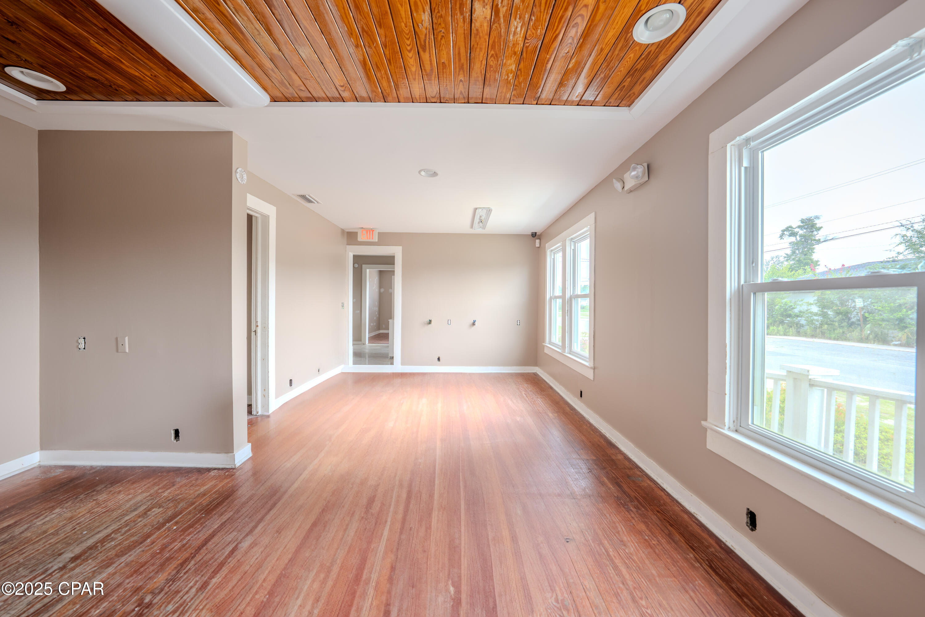 Image 21 For 757 Jenks Avenue