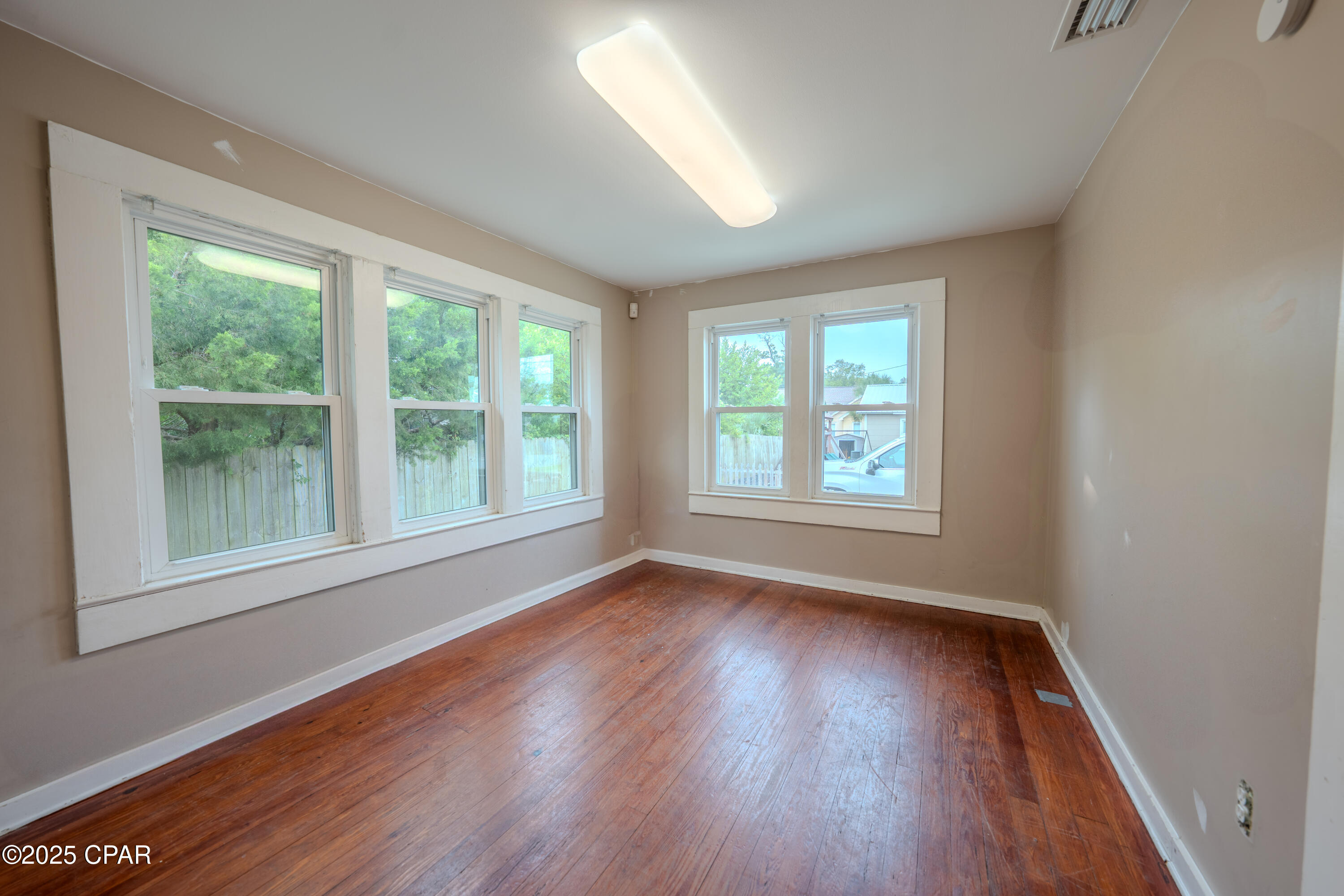 Image 24 For 757 Jenks Avenue