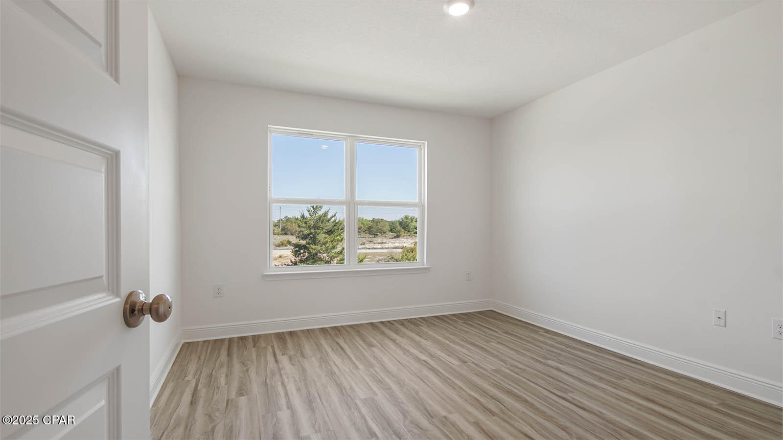 Listing photo id 29 for 149 Chateau Lane