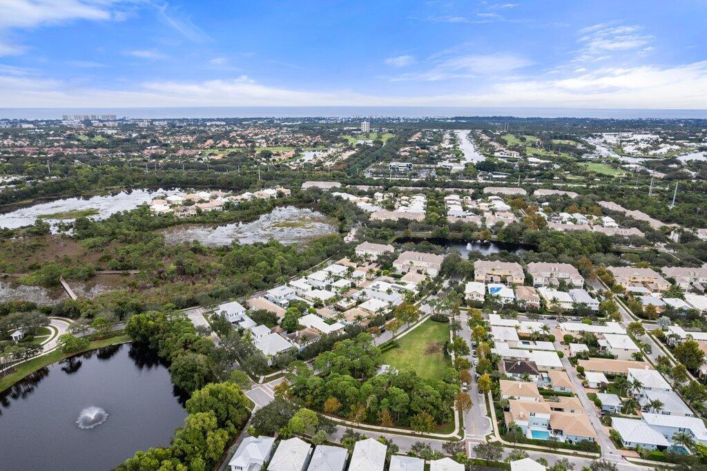 Photo 13 of home located at 115 Leather Leaf Drive, Jupiter FL