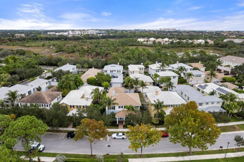 Photo 22 of home located at 115 Leather Leaf Drive, Jupiter FL