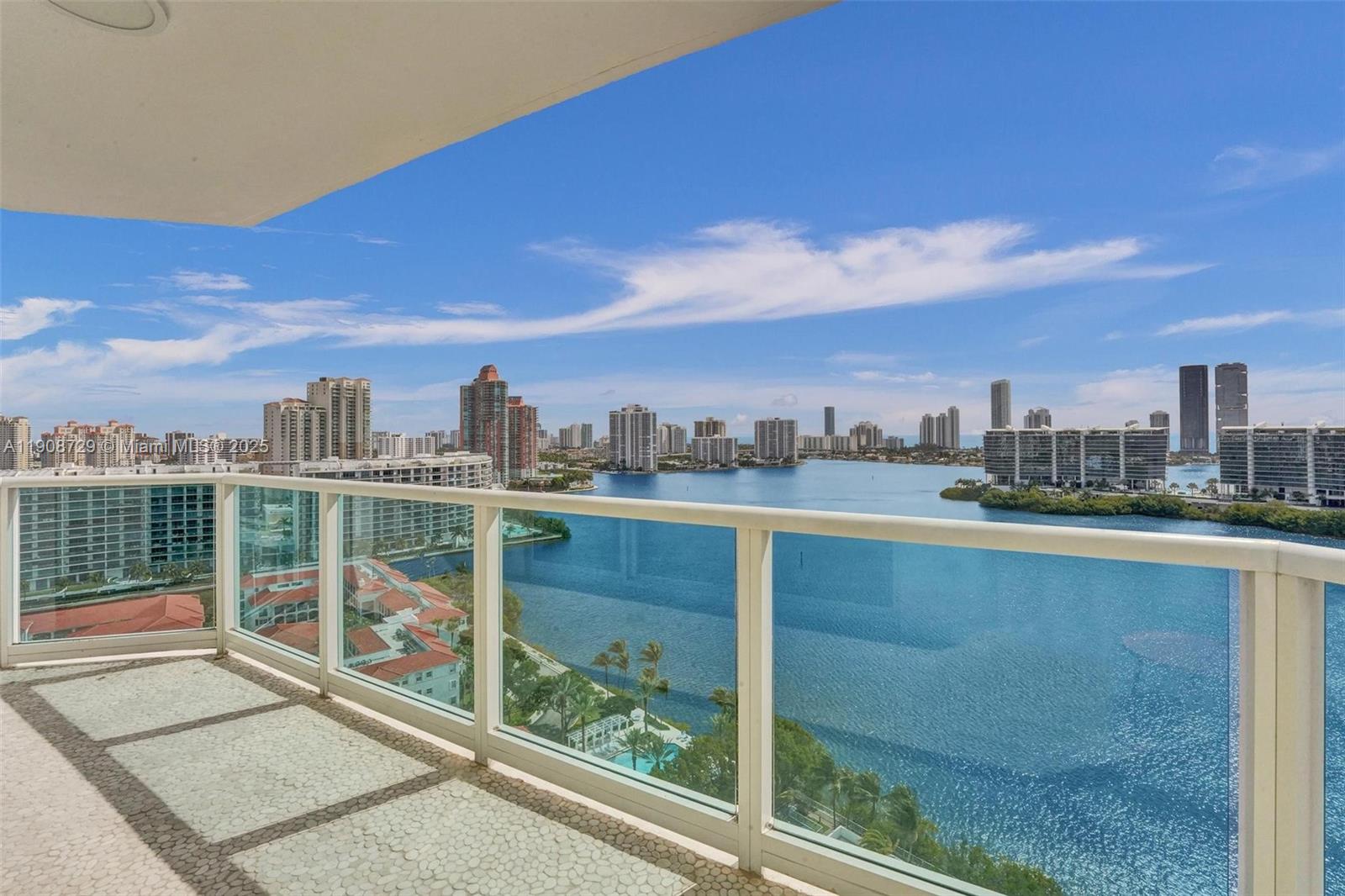 Apartamento en Venta en Aventura, FL