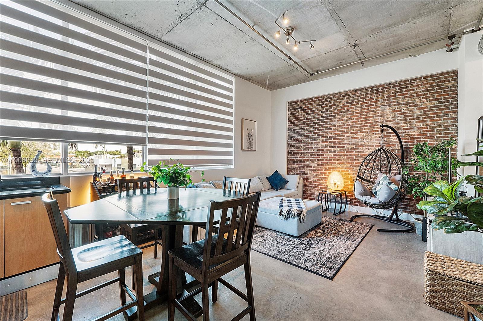 Lofts At Hollywood Station