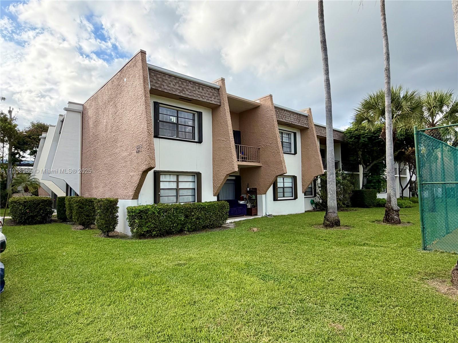 Welcome to this completely remodeled 1-bed, 1-bath condo in Sunrise Point, ideally located in the heart of Pinecrest. This residence was fully renovated in 2021, including new A/C, electrical, flooring, kitchen, bathroom, lighting, etc. The kitchen features wood cabinetry, granite countertops, and stainless steel appliances. The spacious living area offers recessed lighting throughout, while the primary bedroom includes a generous layout and a walk-in closet. The attention to detail in this unit is second to none. Community amenities include a pool, tennis courts, shuffleboard courts, and ample guest parking. Sunrise Point offers a prime location within walking distance to Evelyn Greer Park. The association boasts strong reserves making this an ideal home or investment opportunity.