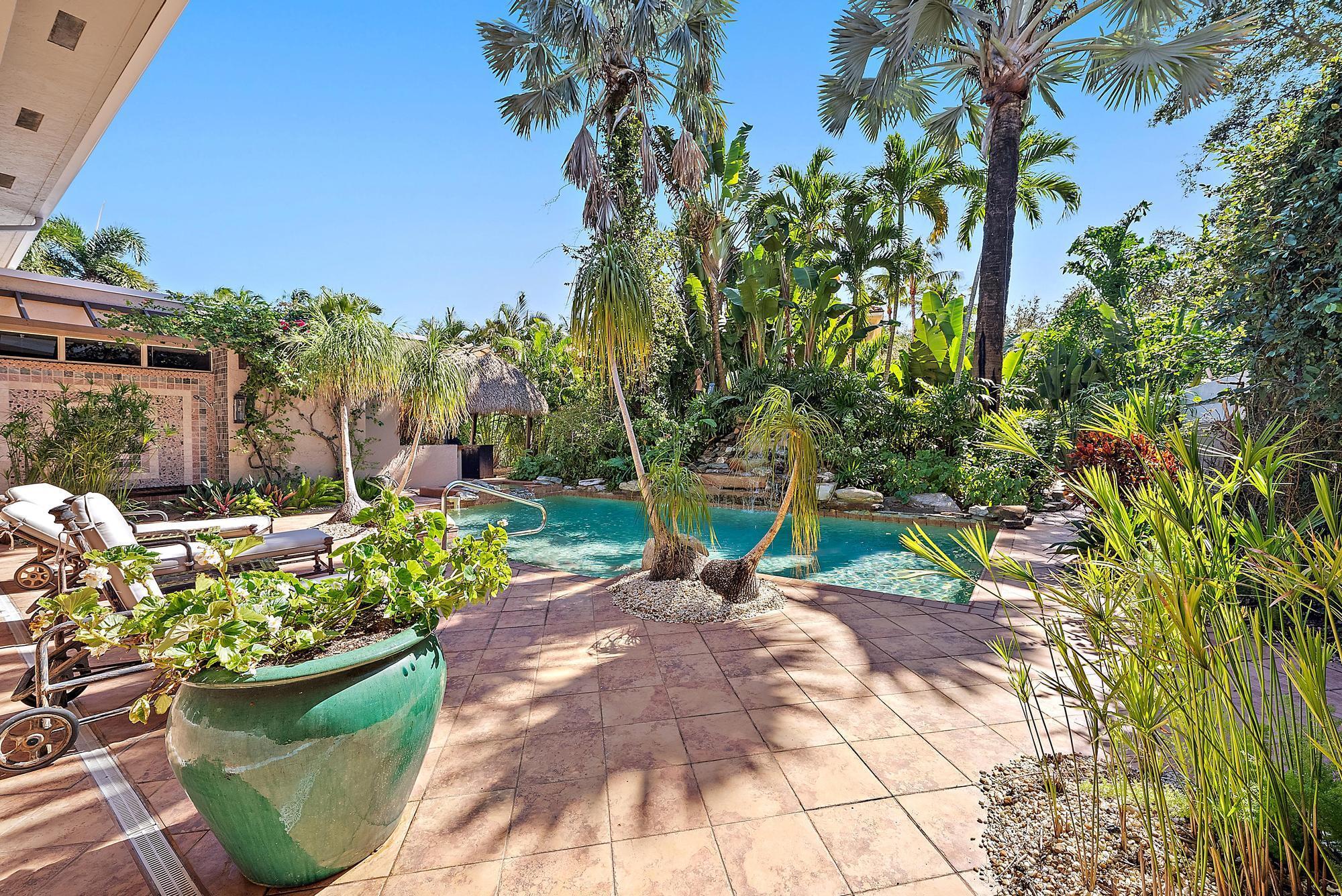 Image to showcase the property located at 404 Mariner Drive