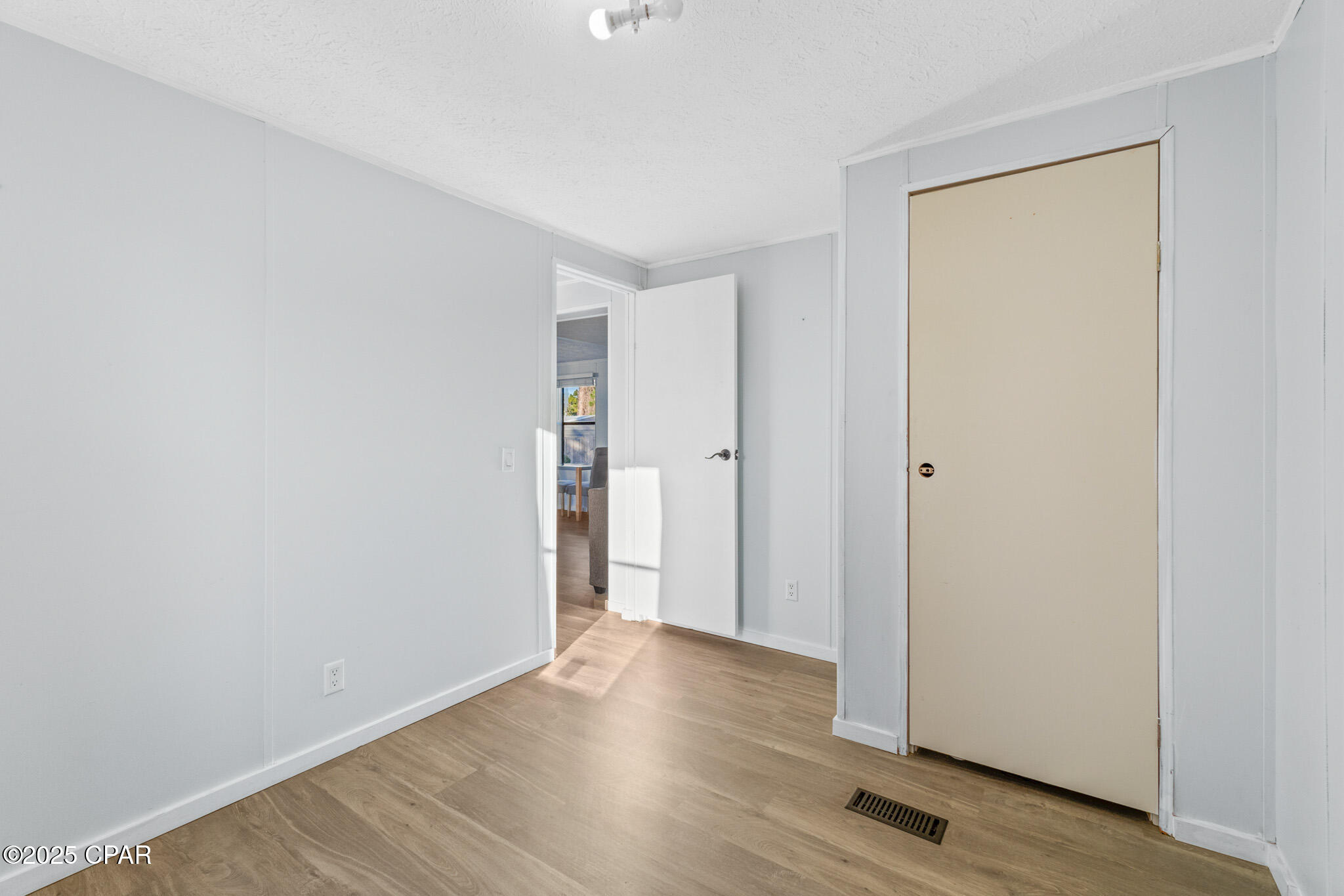 Image 14 For 433 Water Oak Circle