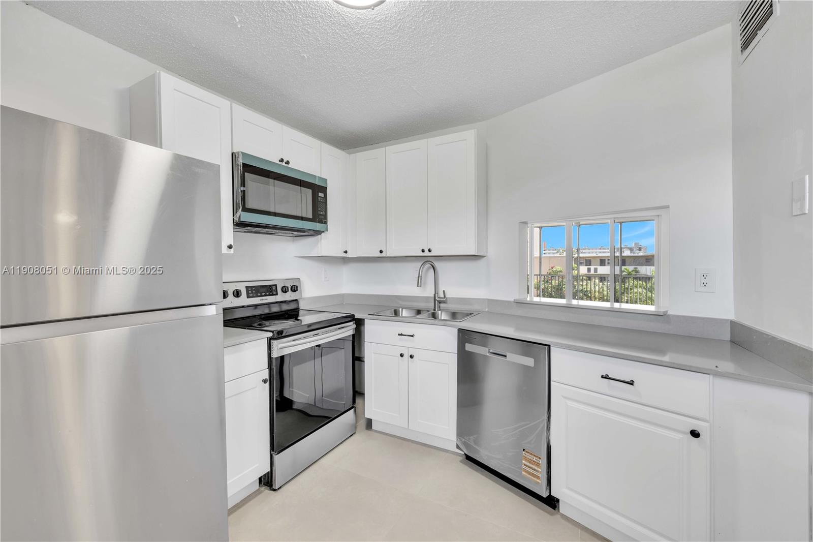 Jade Winds Group Allamand