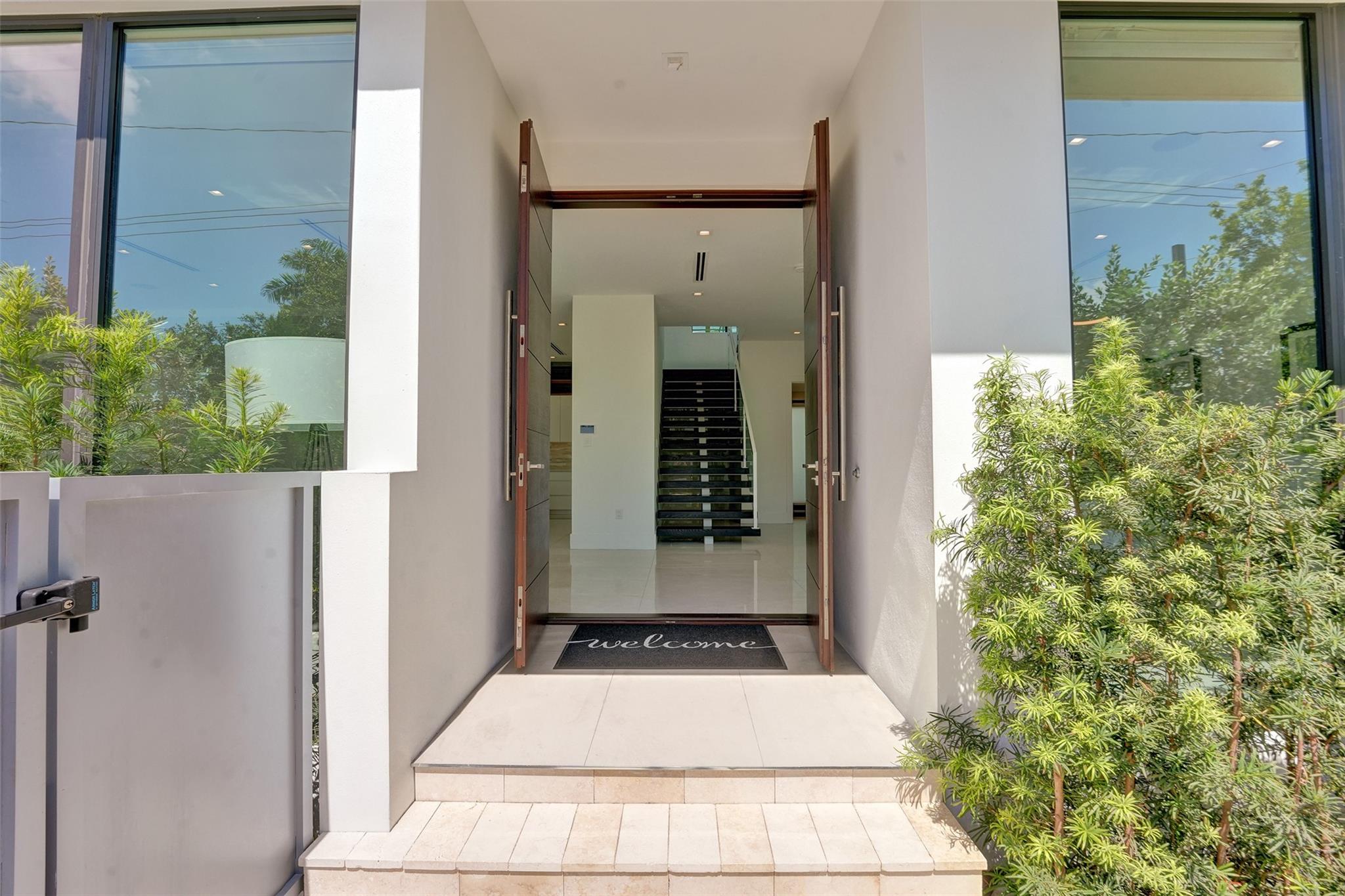 Homes for sale in Fort Lauderdale, FL | 1111 Se 9Th Ave, Fort Lauderdale, FL 33316 | MLS# F10533911