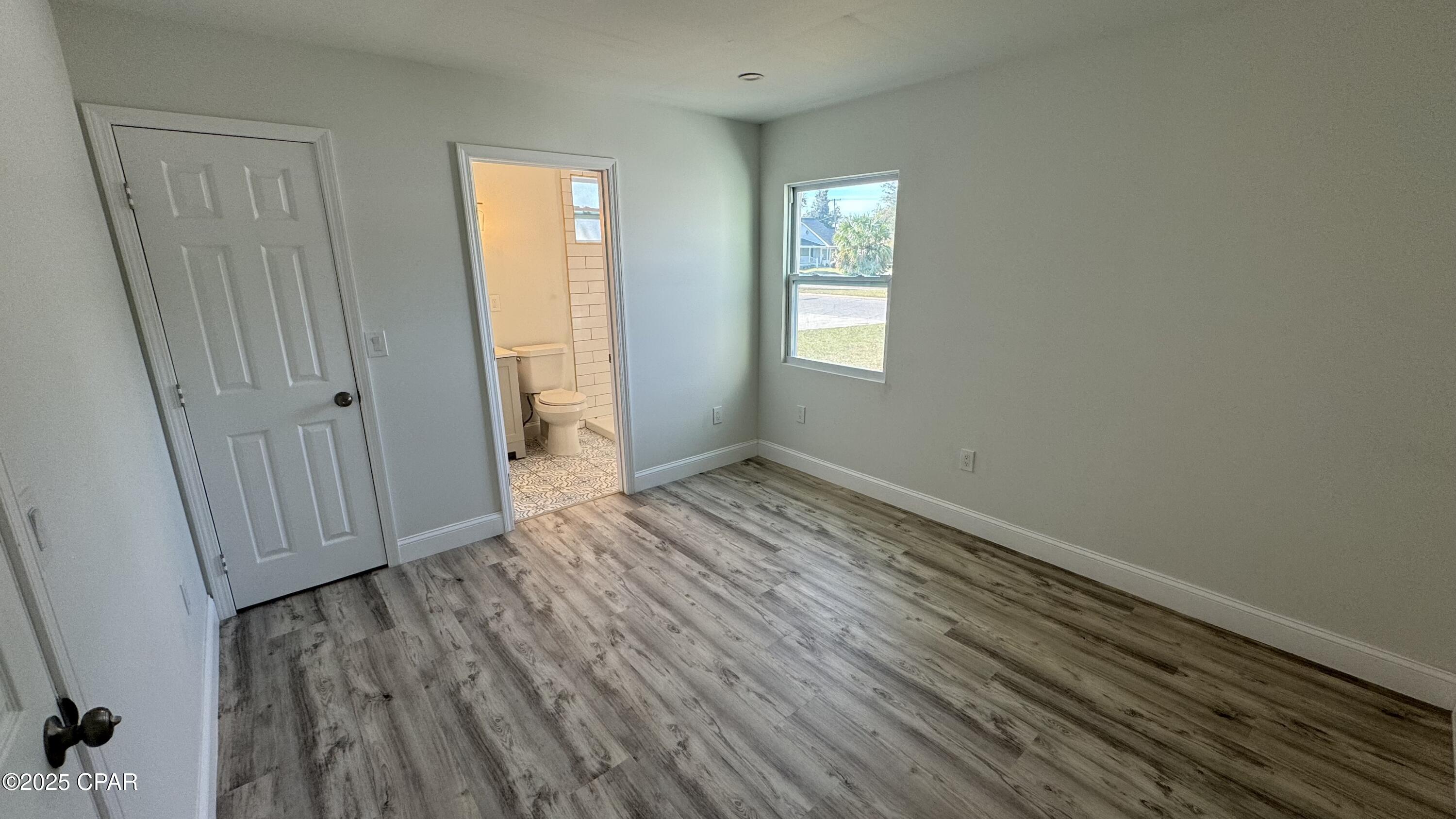 Image 9 For 212 Cove Boulevard