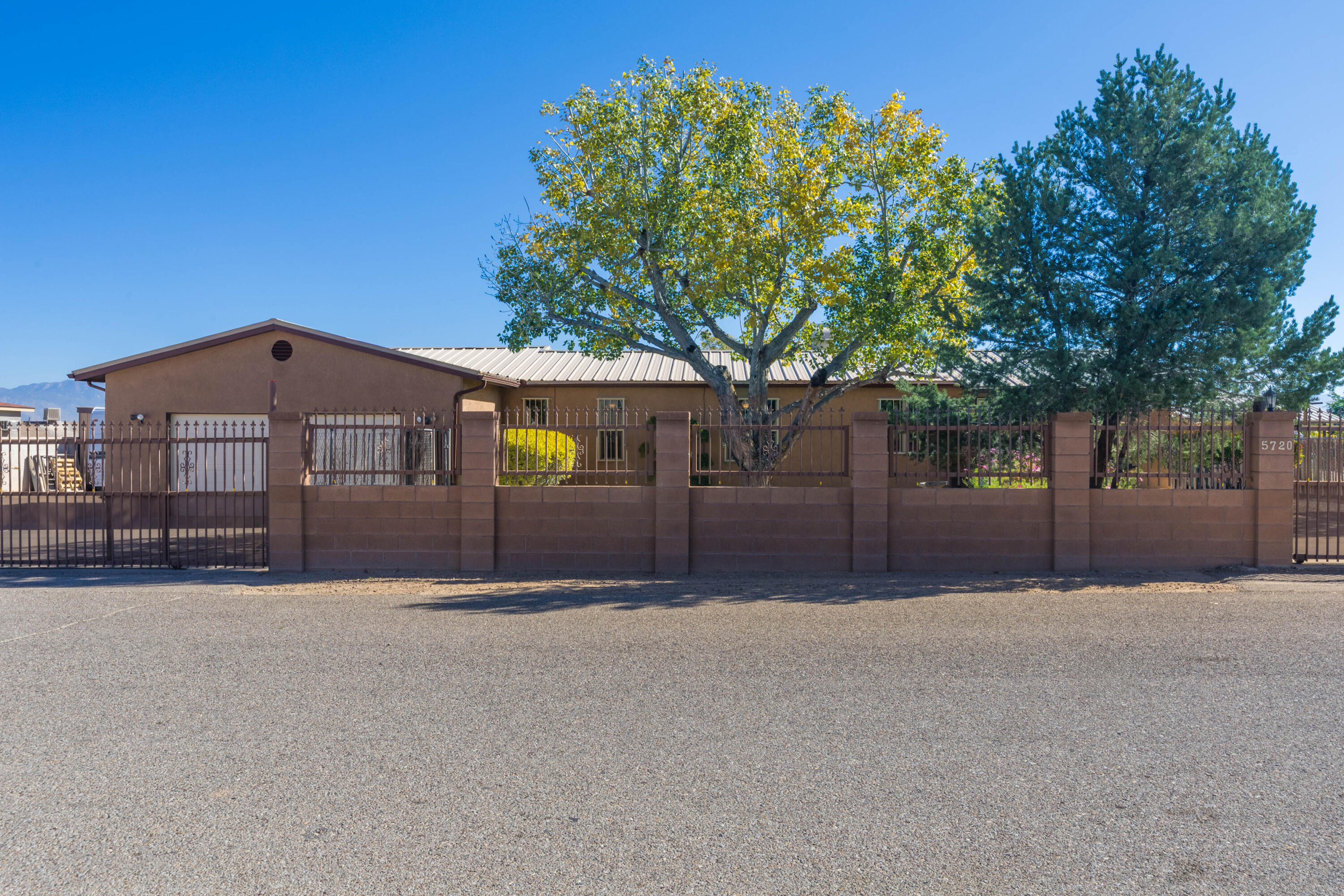 5720 Don Pasquale Drive, Albuquerque NM 87121