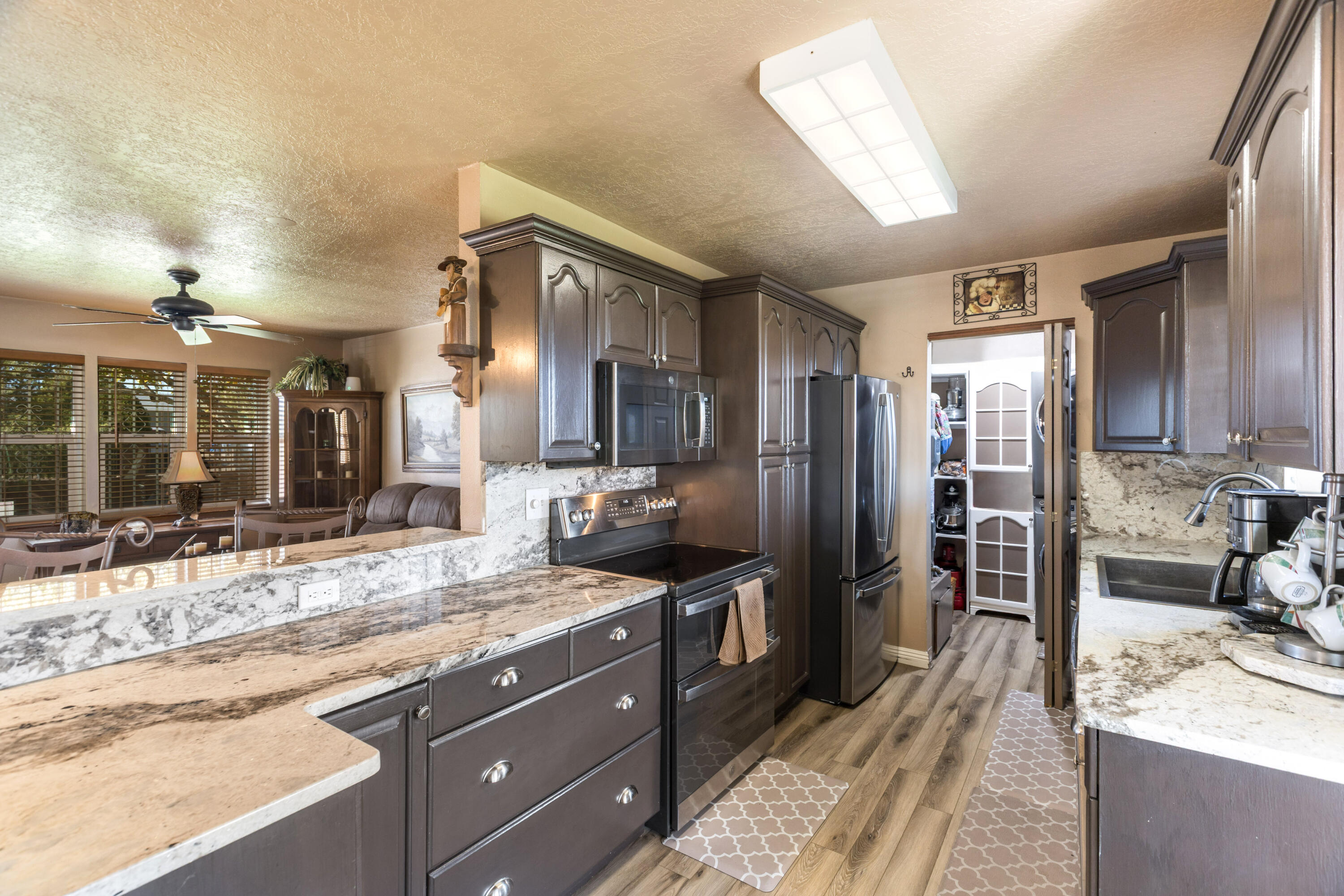 5720 Don Pasquale Drive SW Kitchen