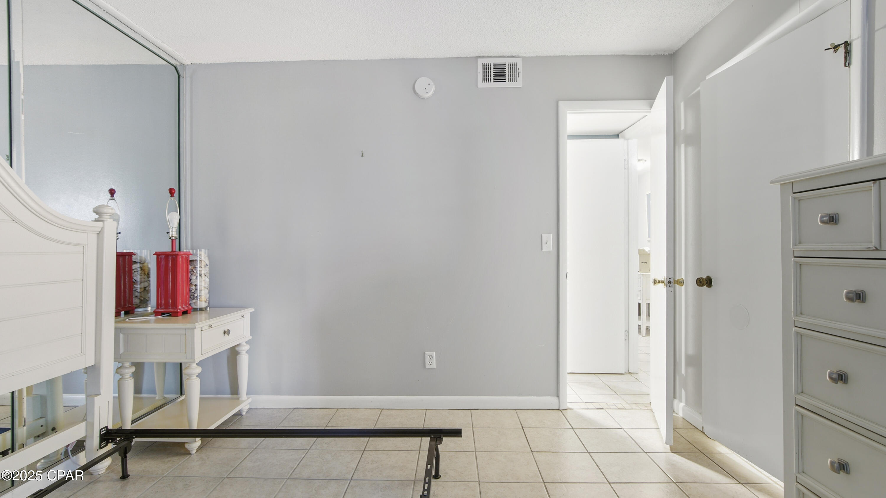 Image 4 For 8200 Surf Drive A405