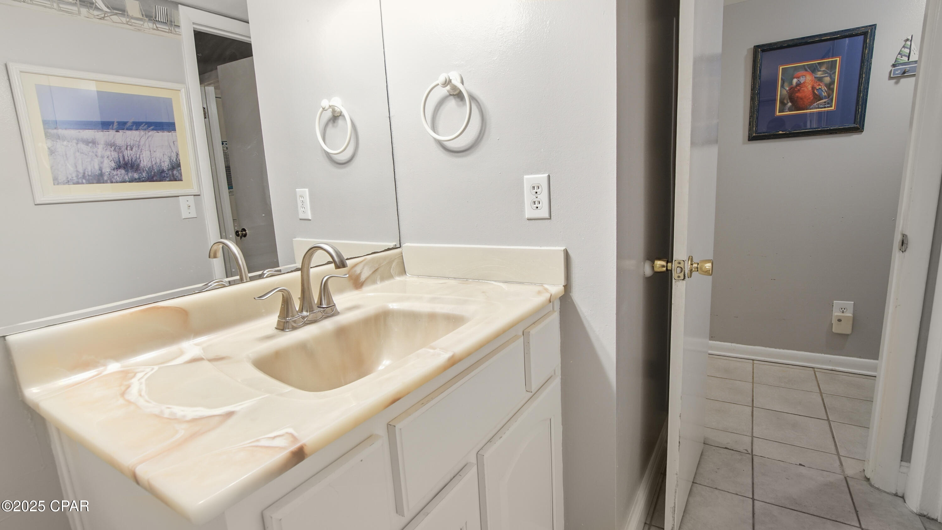 Image 6 For 8200 Surf Drive A405