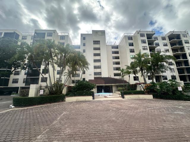 Lake Emerald Condominium