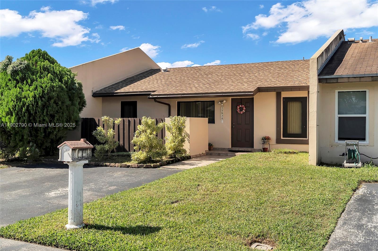 Devon-Aire Villas Sec 6