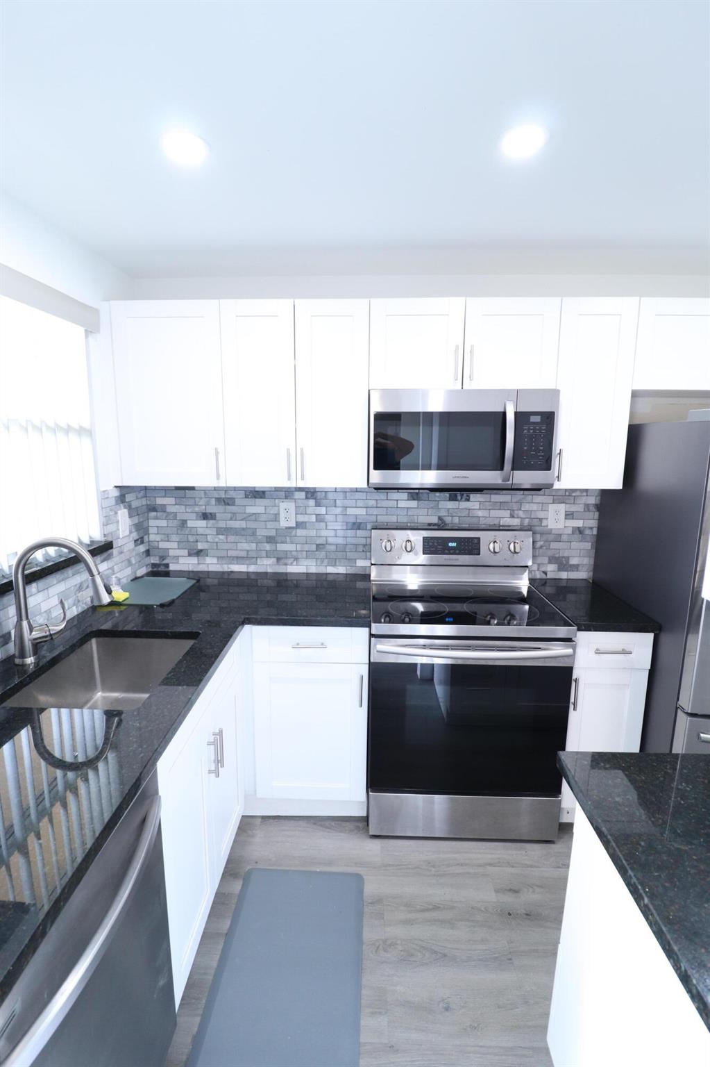 Sunrise Lakes 63 Condo