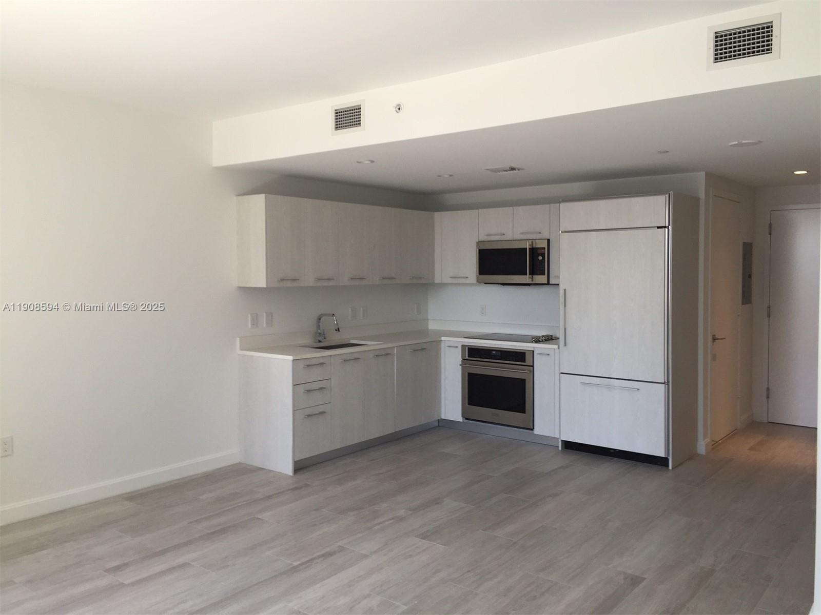 Condo for Rent in Miami, FL