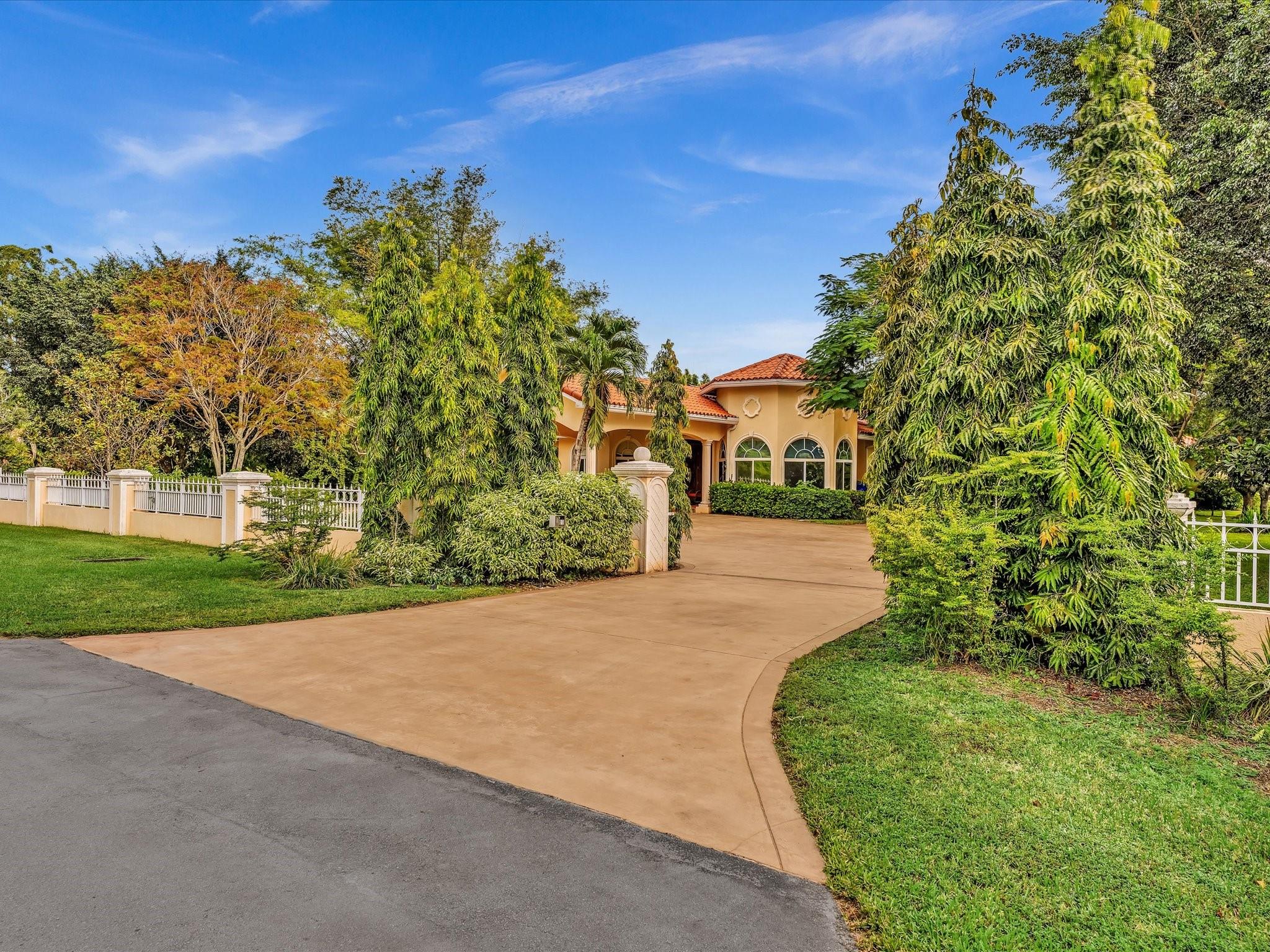 Homes for sale in Southwest Ranches, FL | 5290 Sw 130Th Ave, Southwest Ranches, FL 33330 | MLS# F10534054