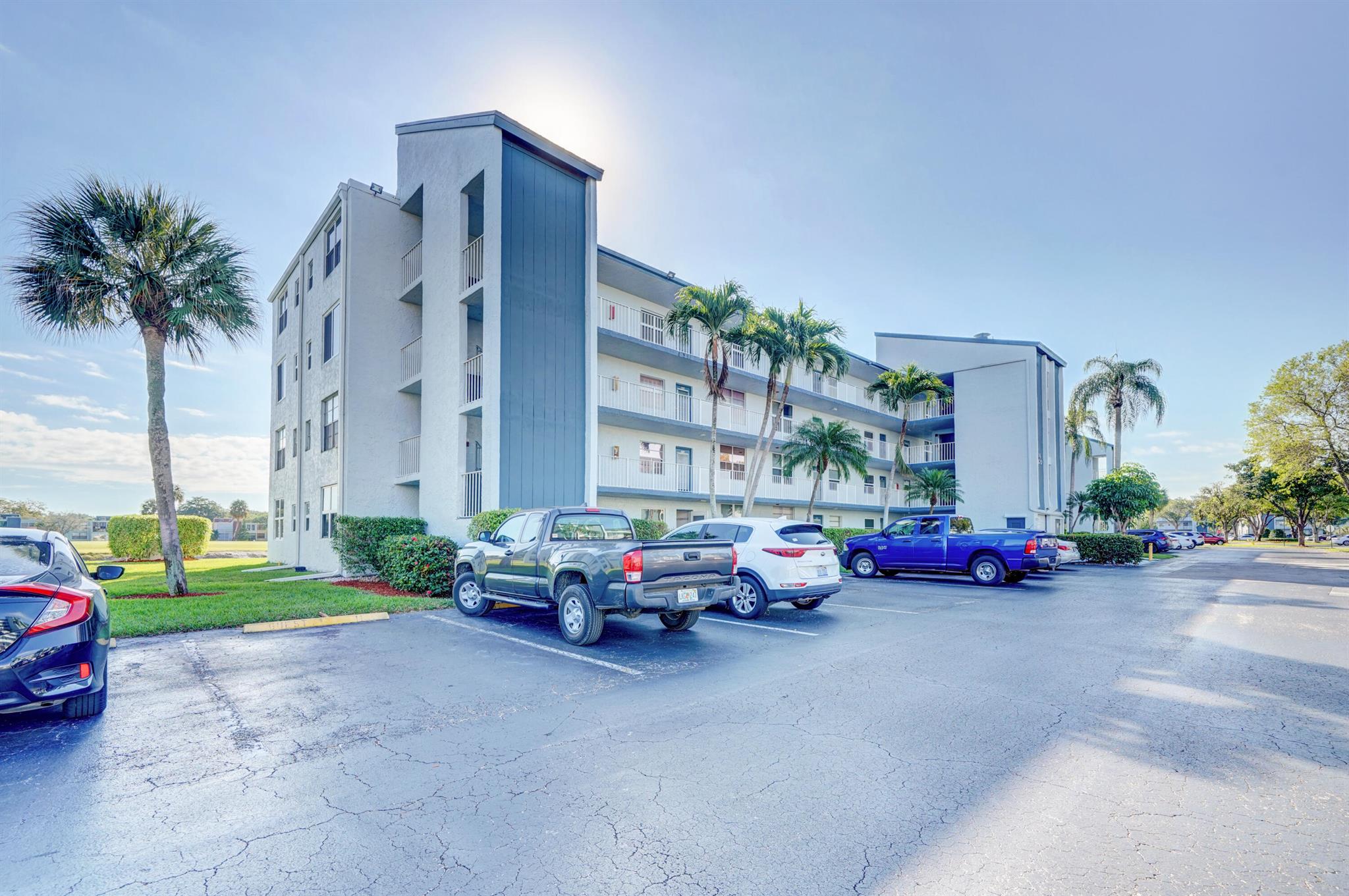 16 Of Palm Springs 2 Cond