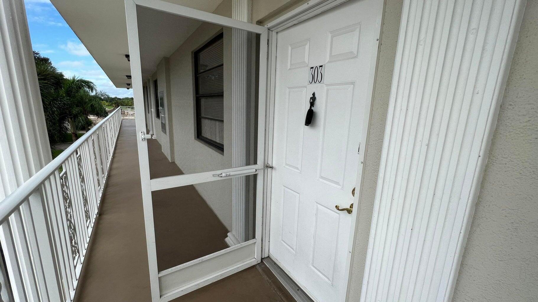 Whitehall Condo At Camino