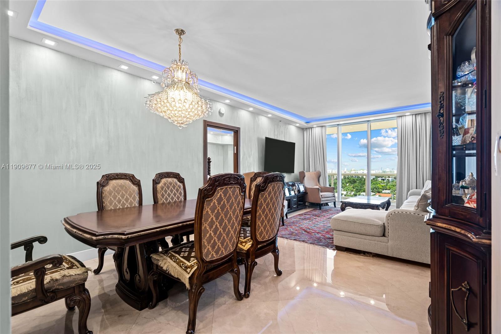 Condo for Sale in Surfside, FL