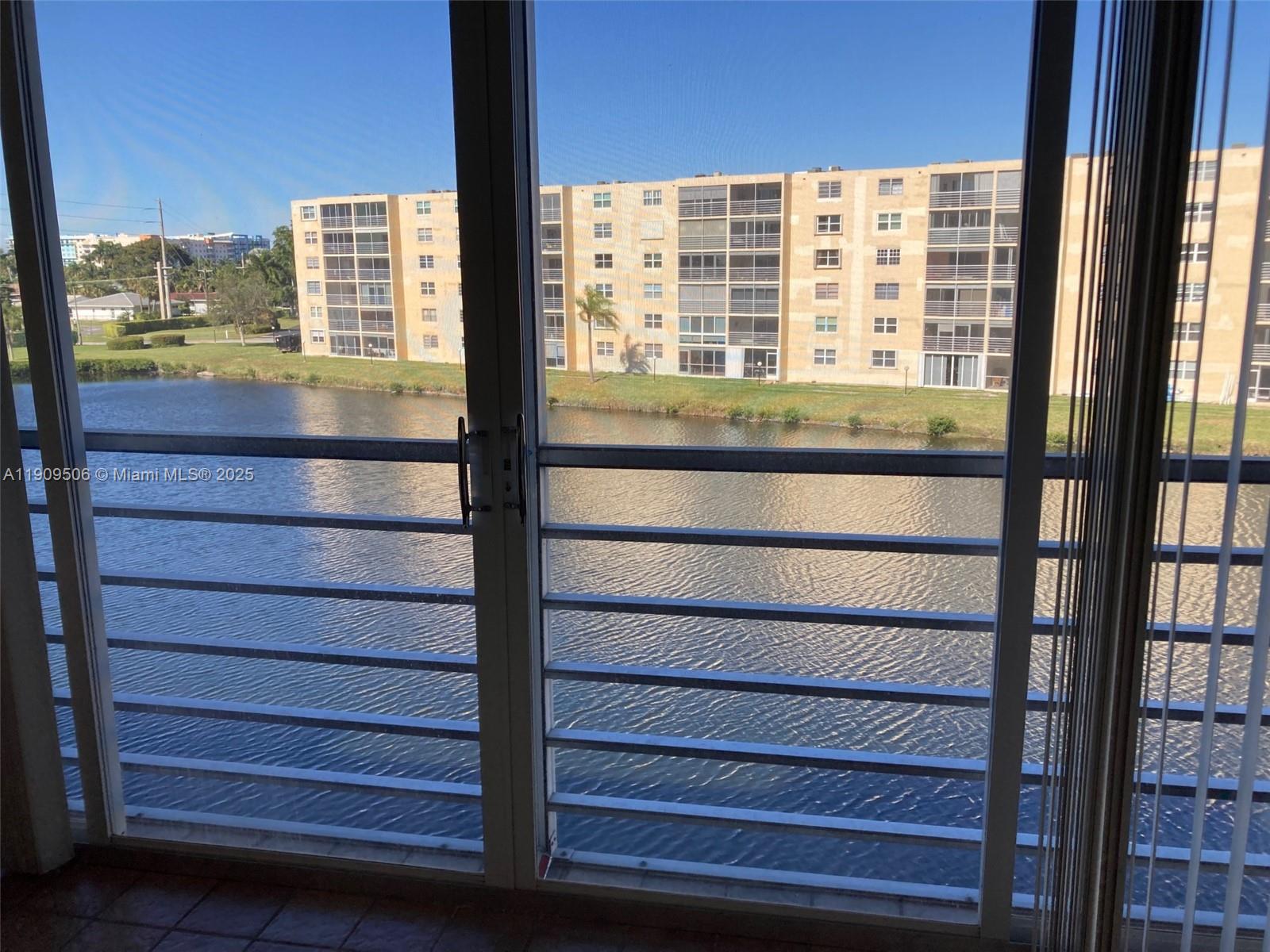 Meadowbrook Lakes View Co