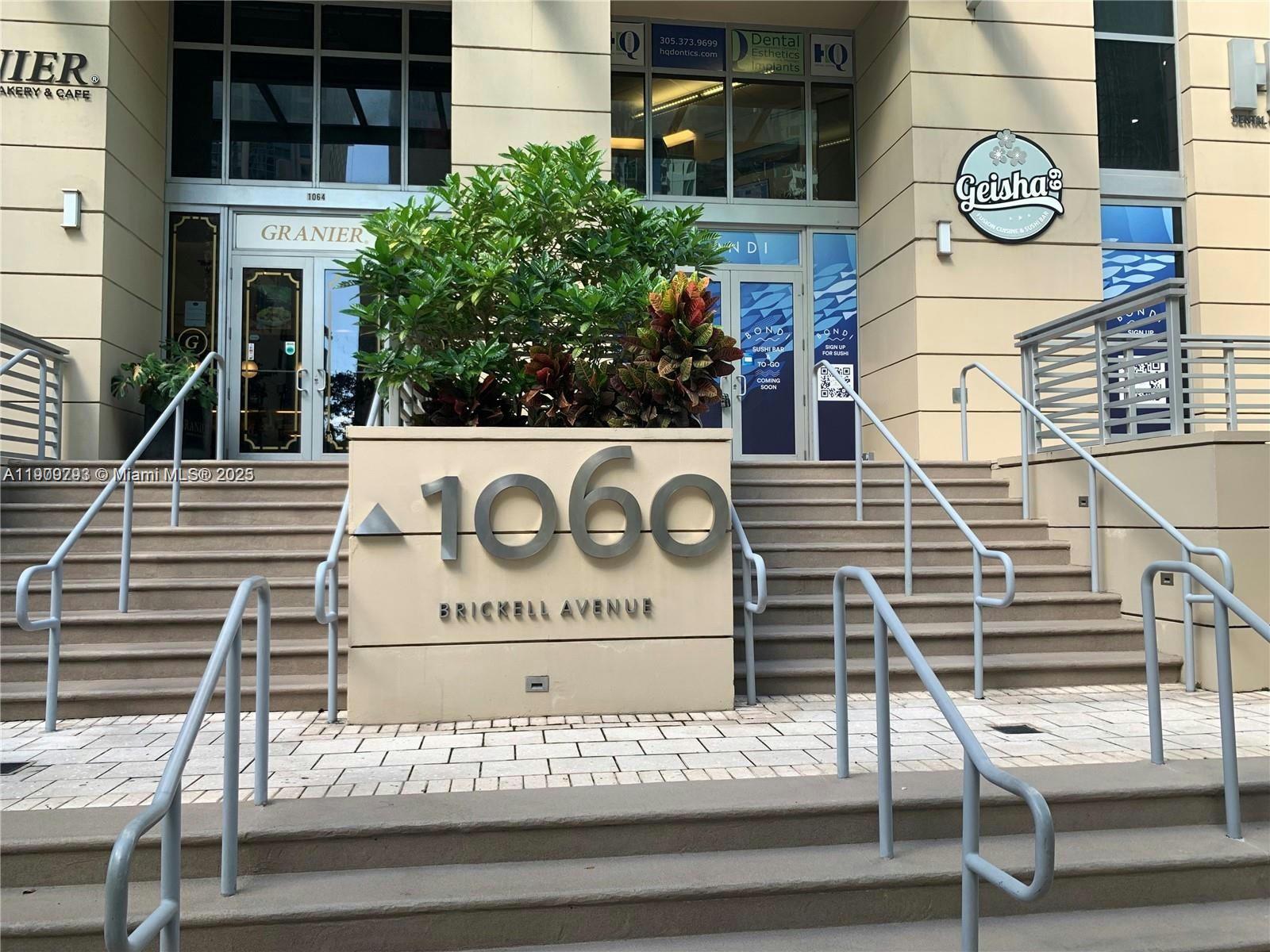 Condo for Sale in Miami, FL