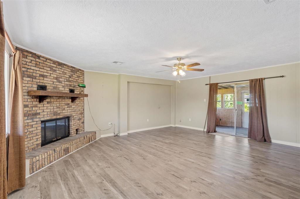 670 Abby Lane — photo 2