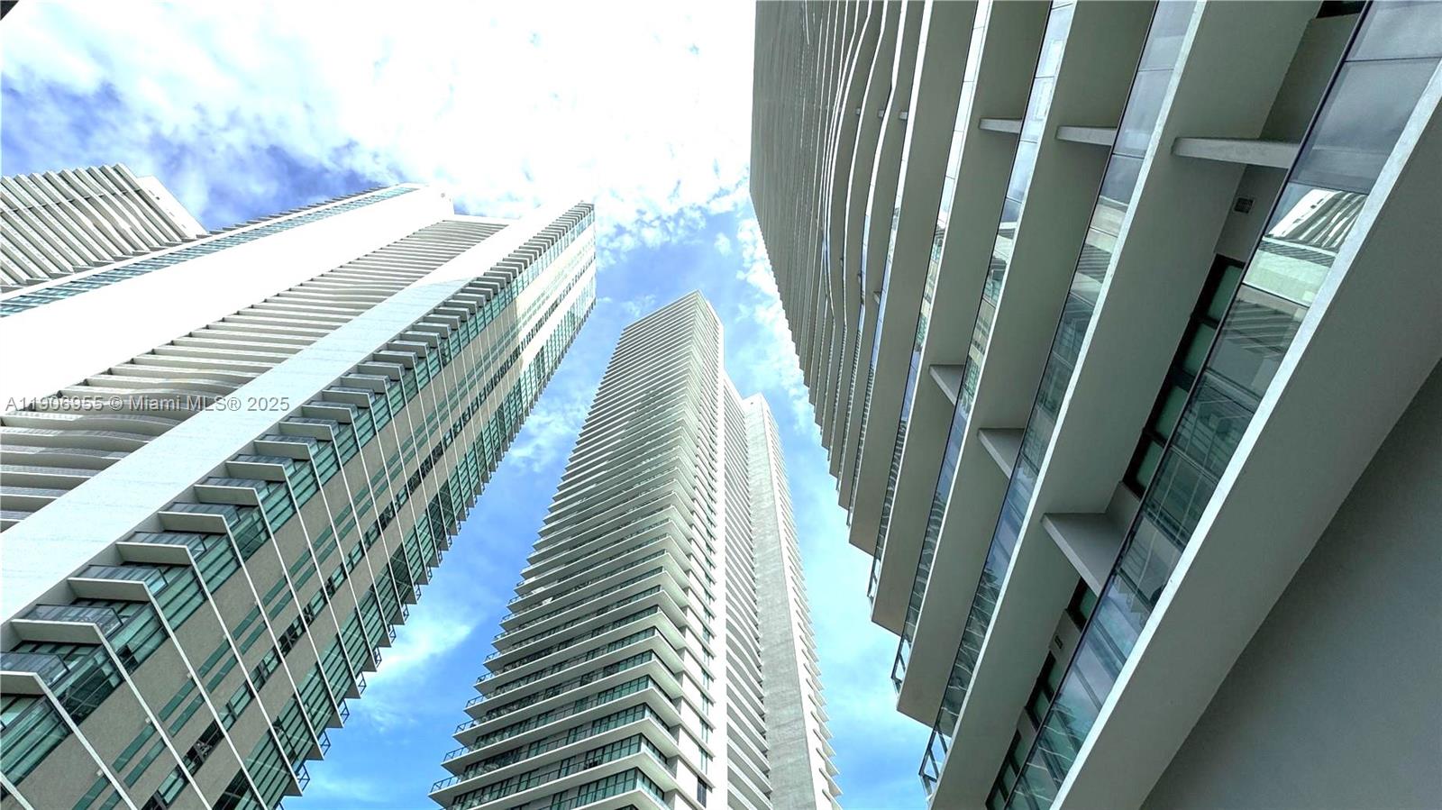 Apartamento para Alugar em Miami, FL