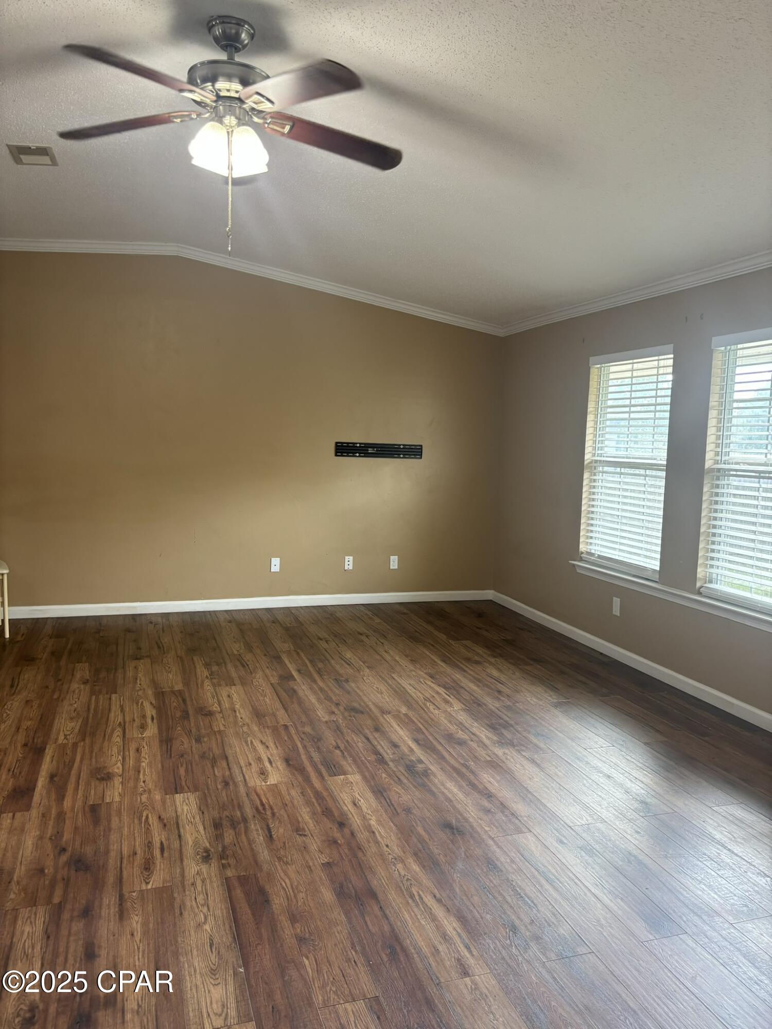 Image 4 For 721 Flight Avenue