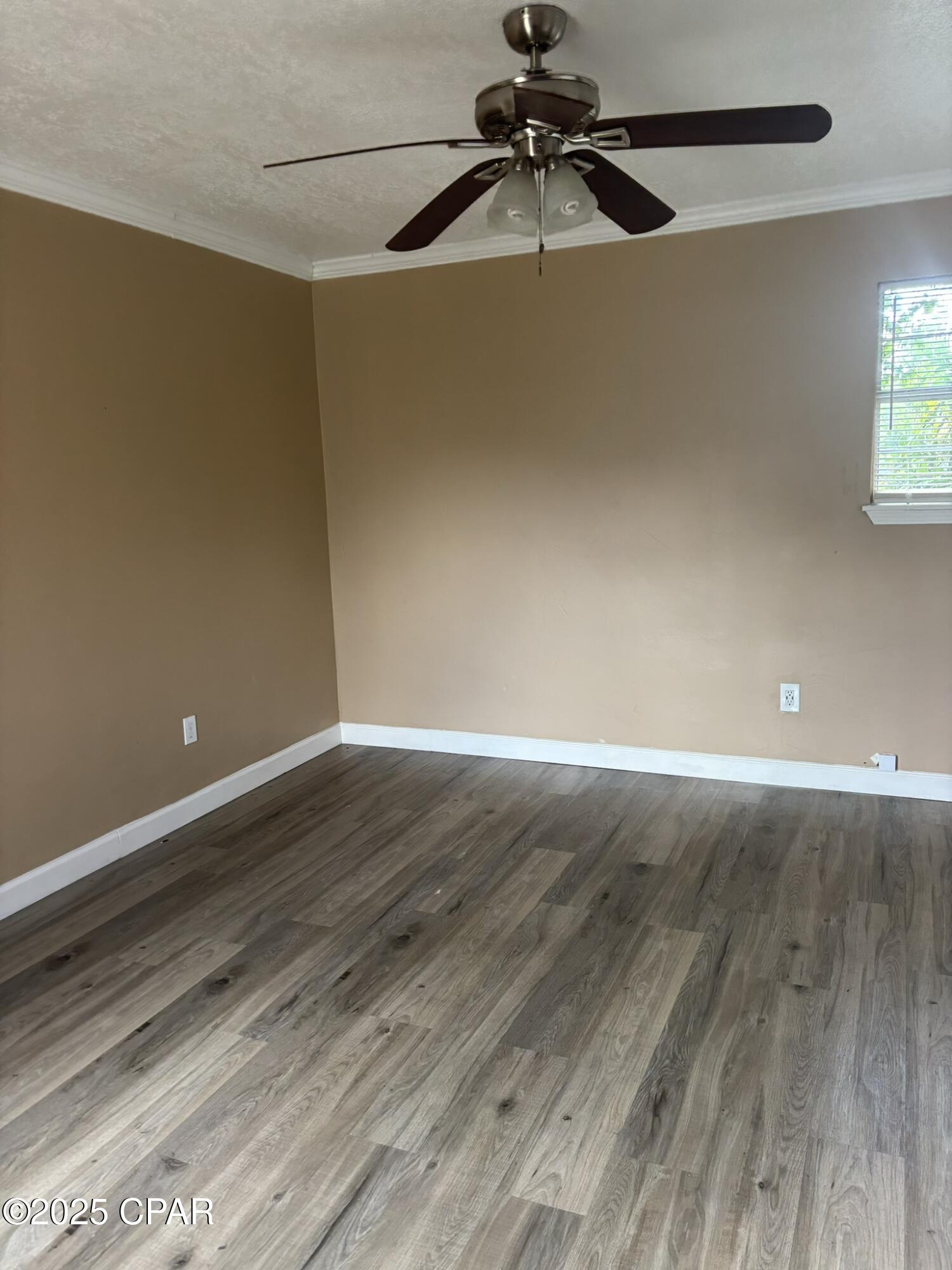 Image 5 For 721 Flight Avenue