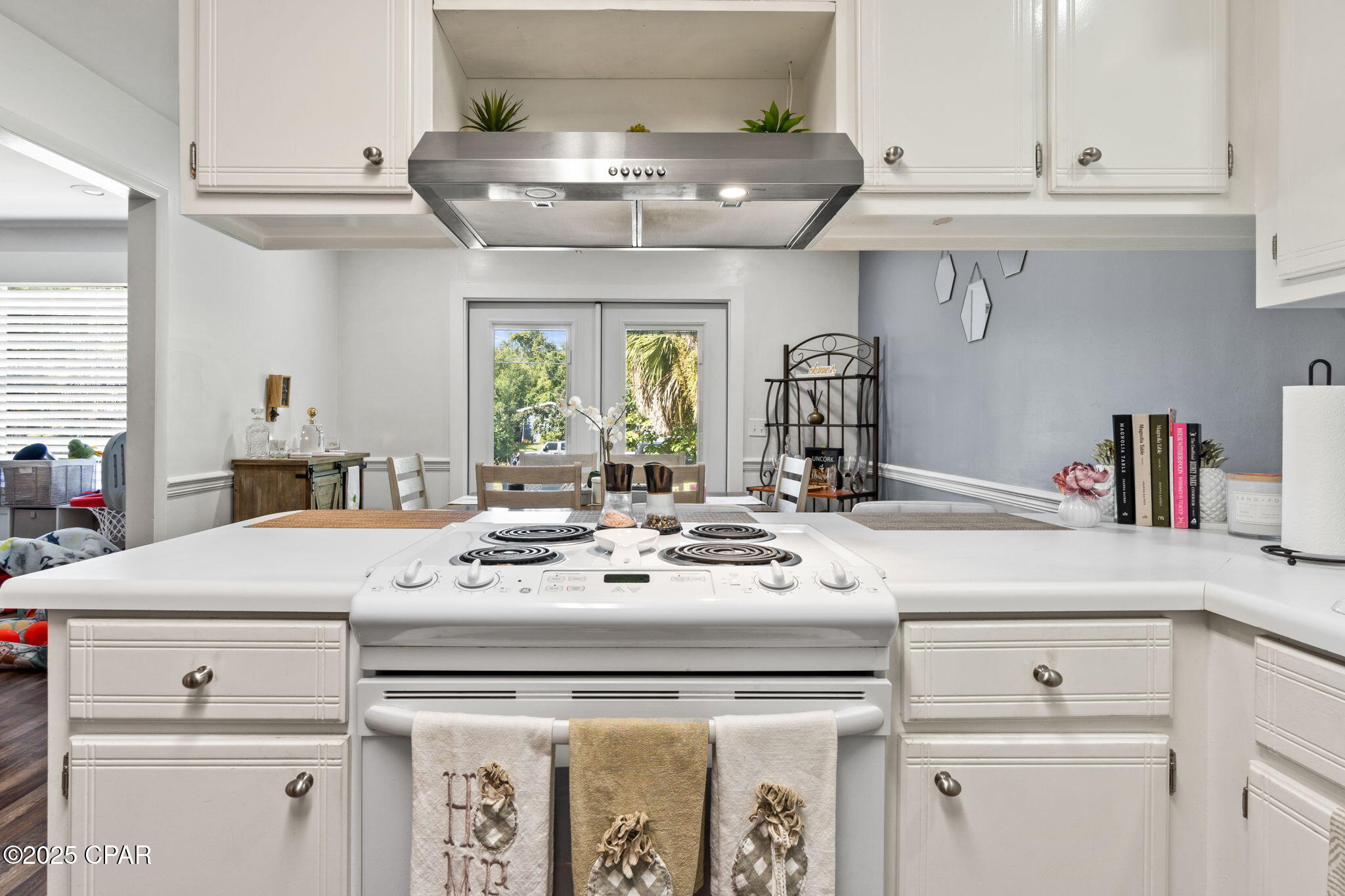 Image 7 For 307 Cove Boulevard