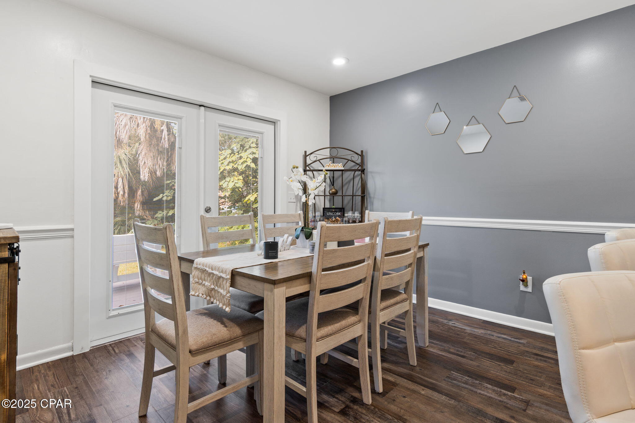 Image 9 For 307 Cove Boulevard