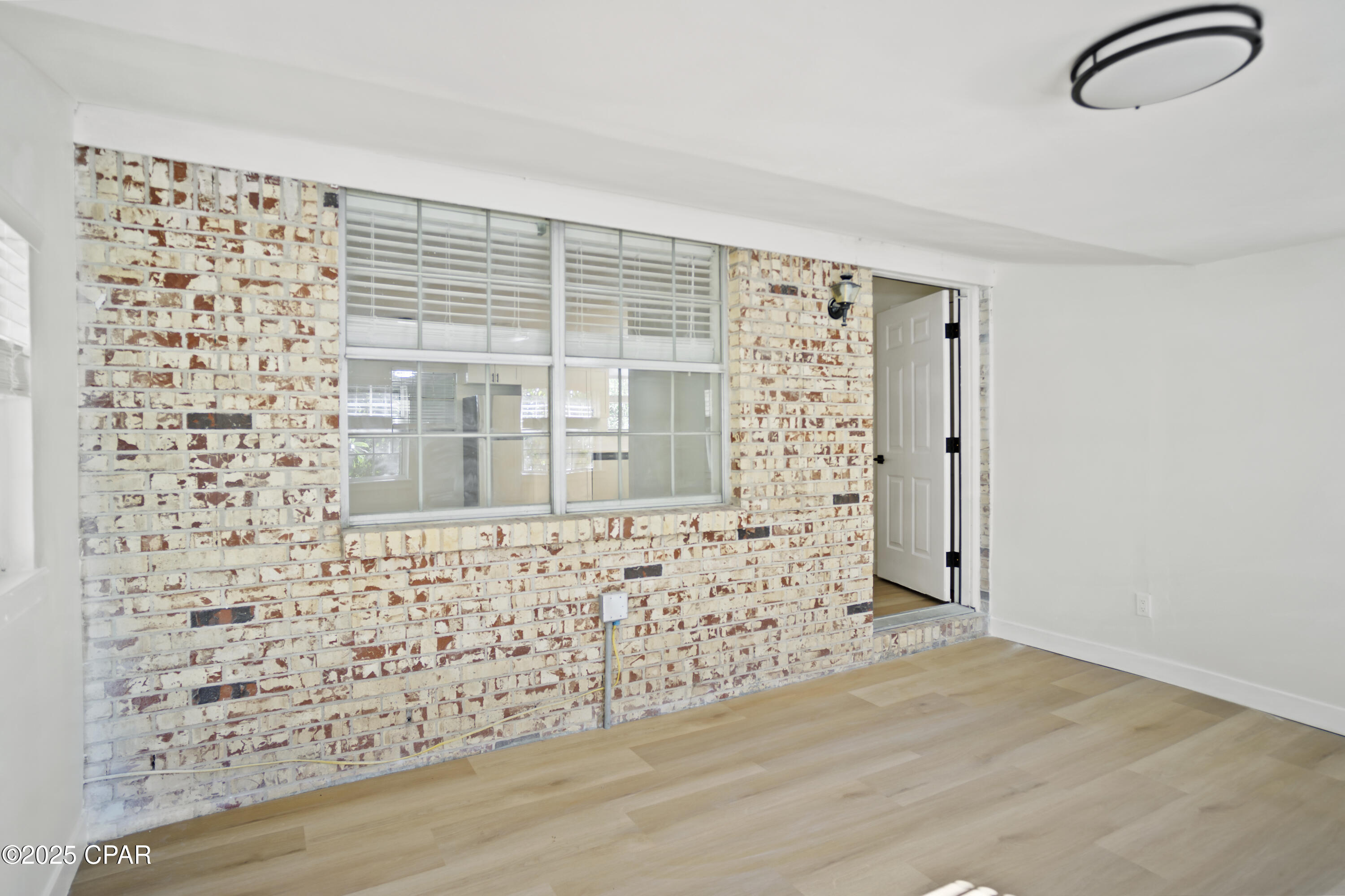 Image 27 For 5096 Fort Road