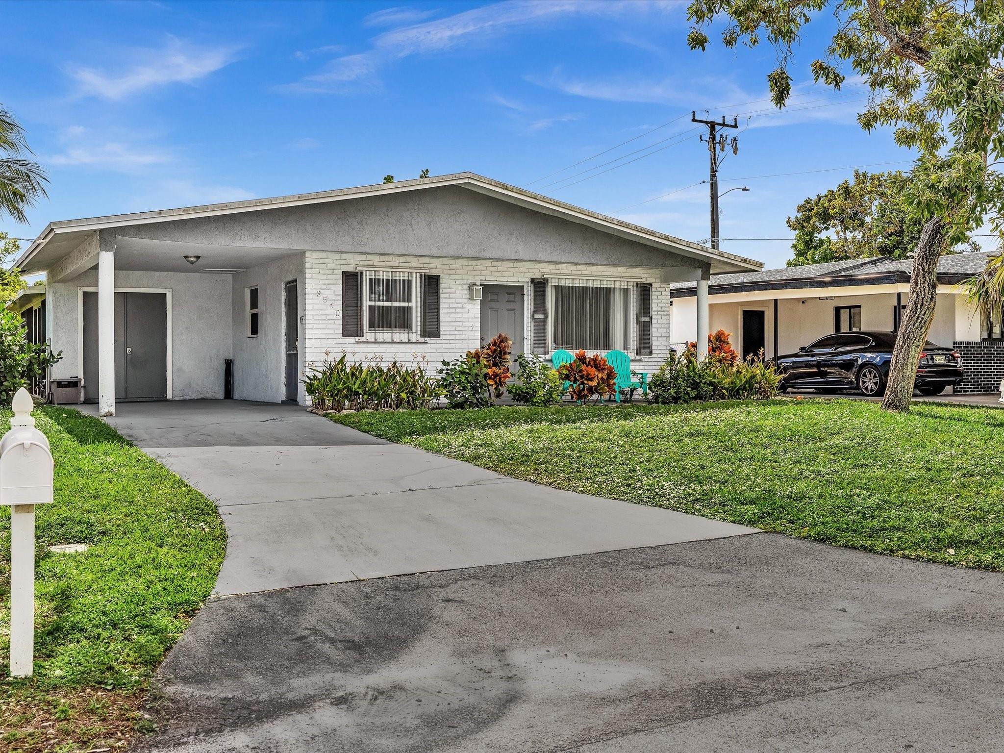 Breezyway Manor 28-18 B