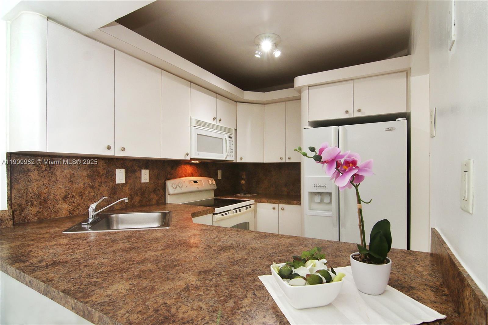 16465-ne-22nd-ave-116-north-miami-beach-fl-33160/hzid_d343c061