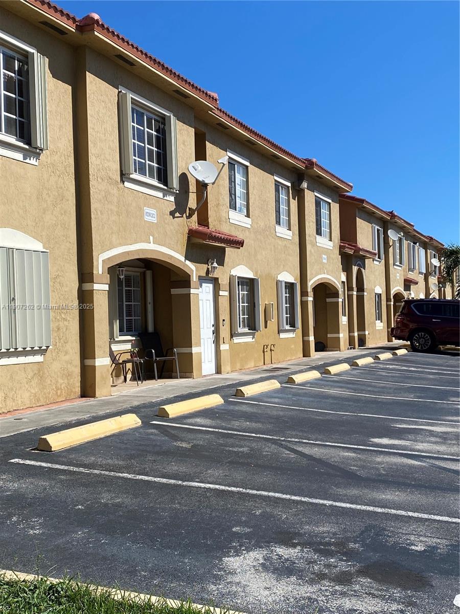 Tropical Court Villas No