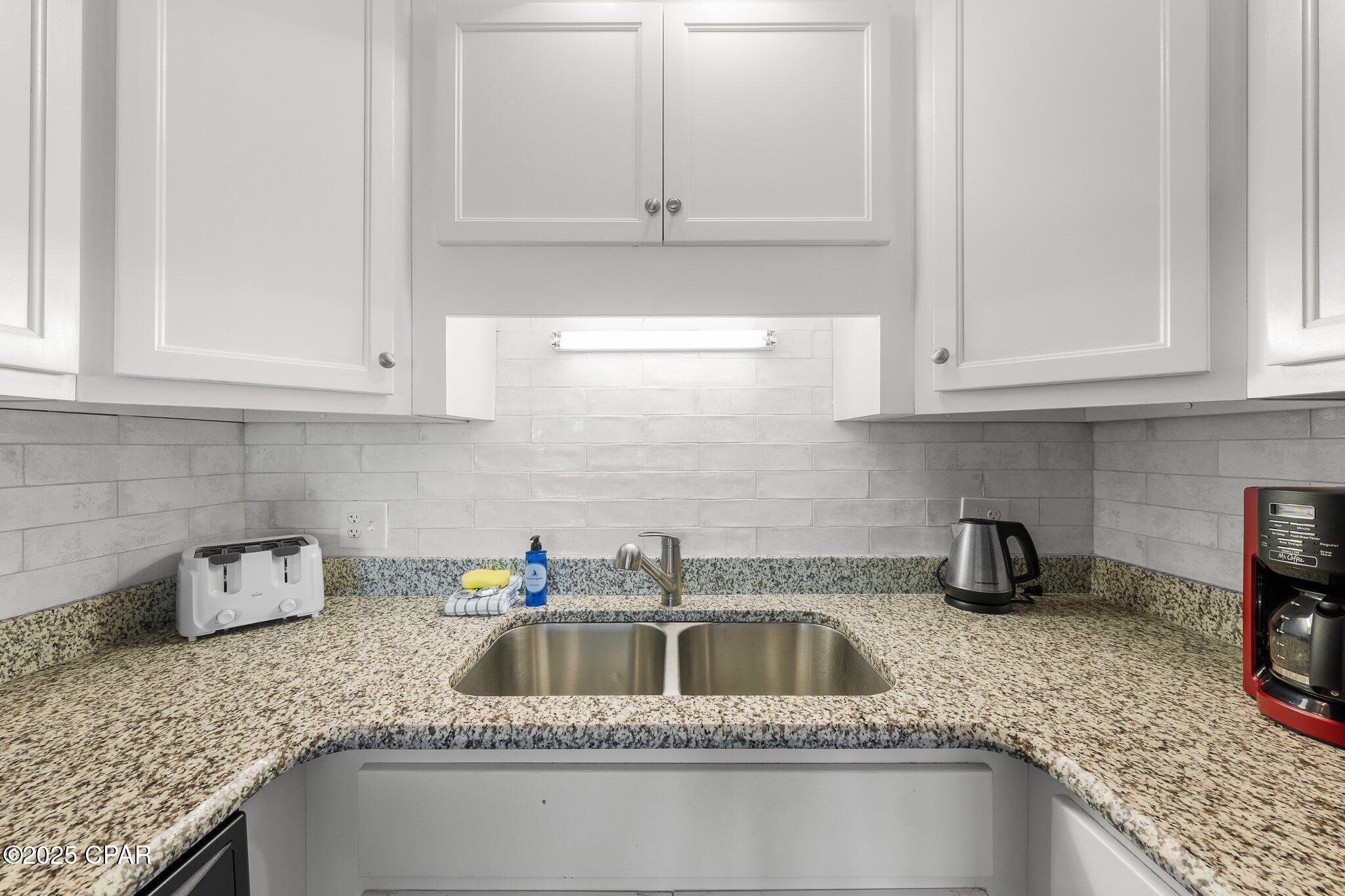 Image 10 For 8743 Thomas Drive 1105