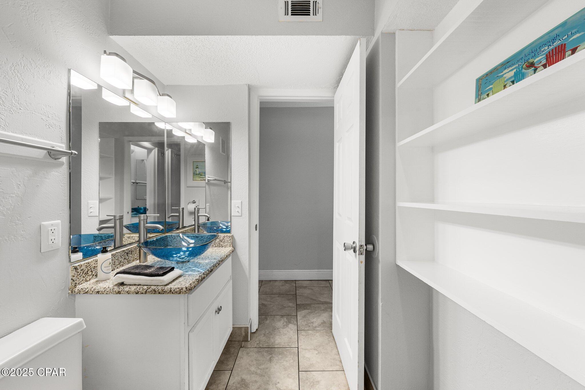 Image 18 For 8743 Thomas Drive 1105