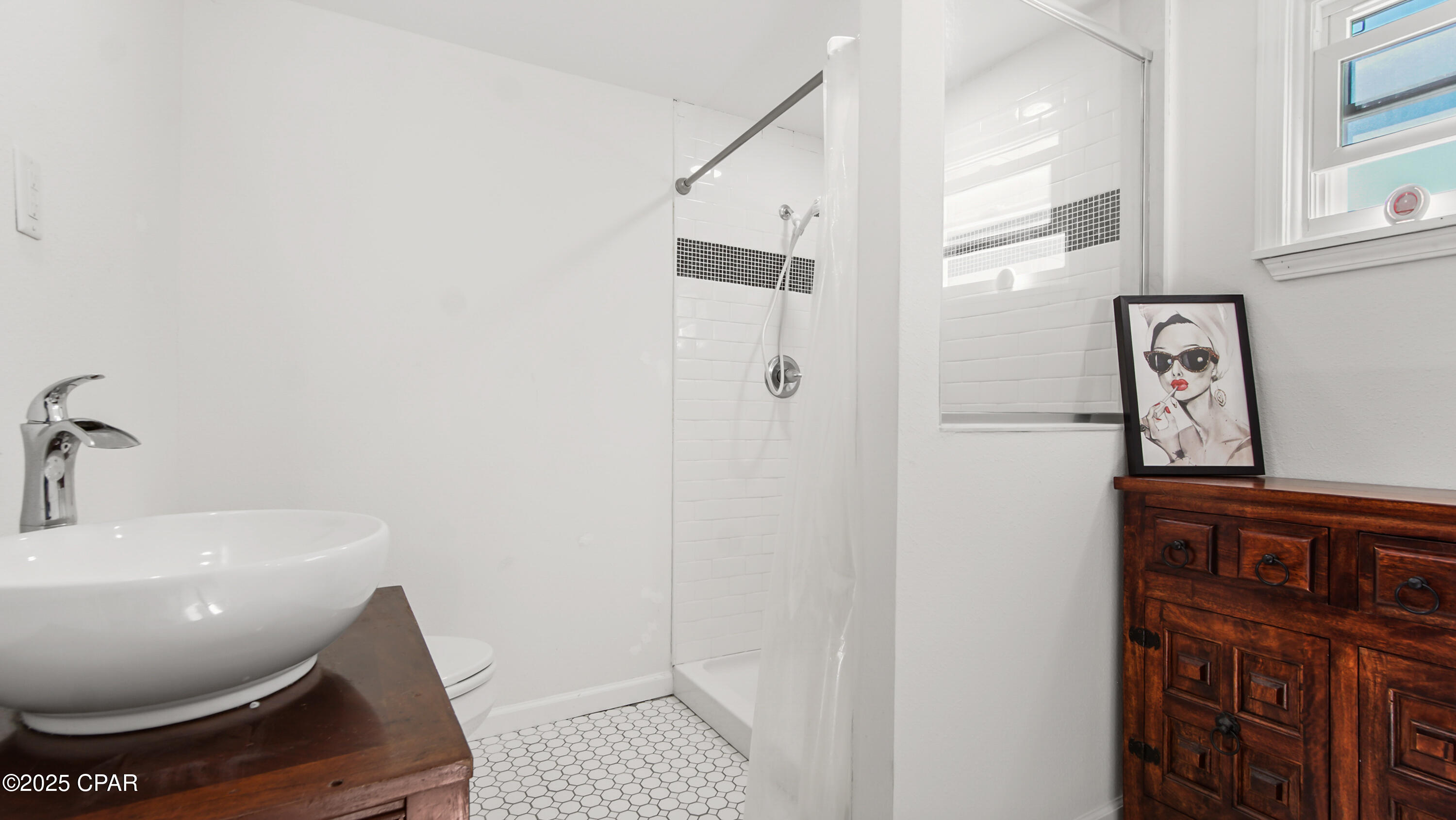 Image 11 For 208 Macarthur Avenue