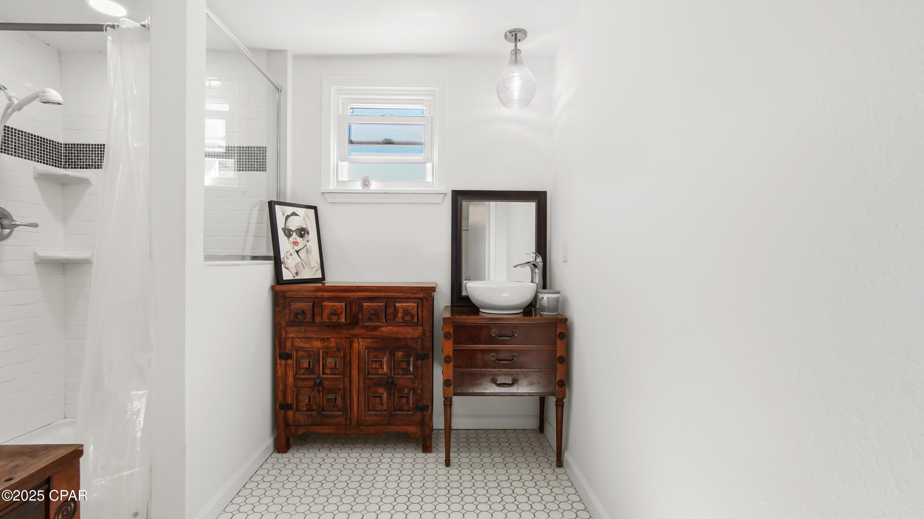 Image 12 For 208 Macarthur Avenue