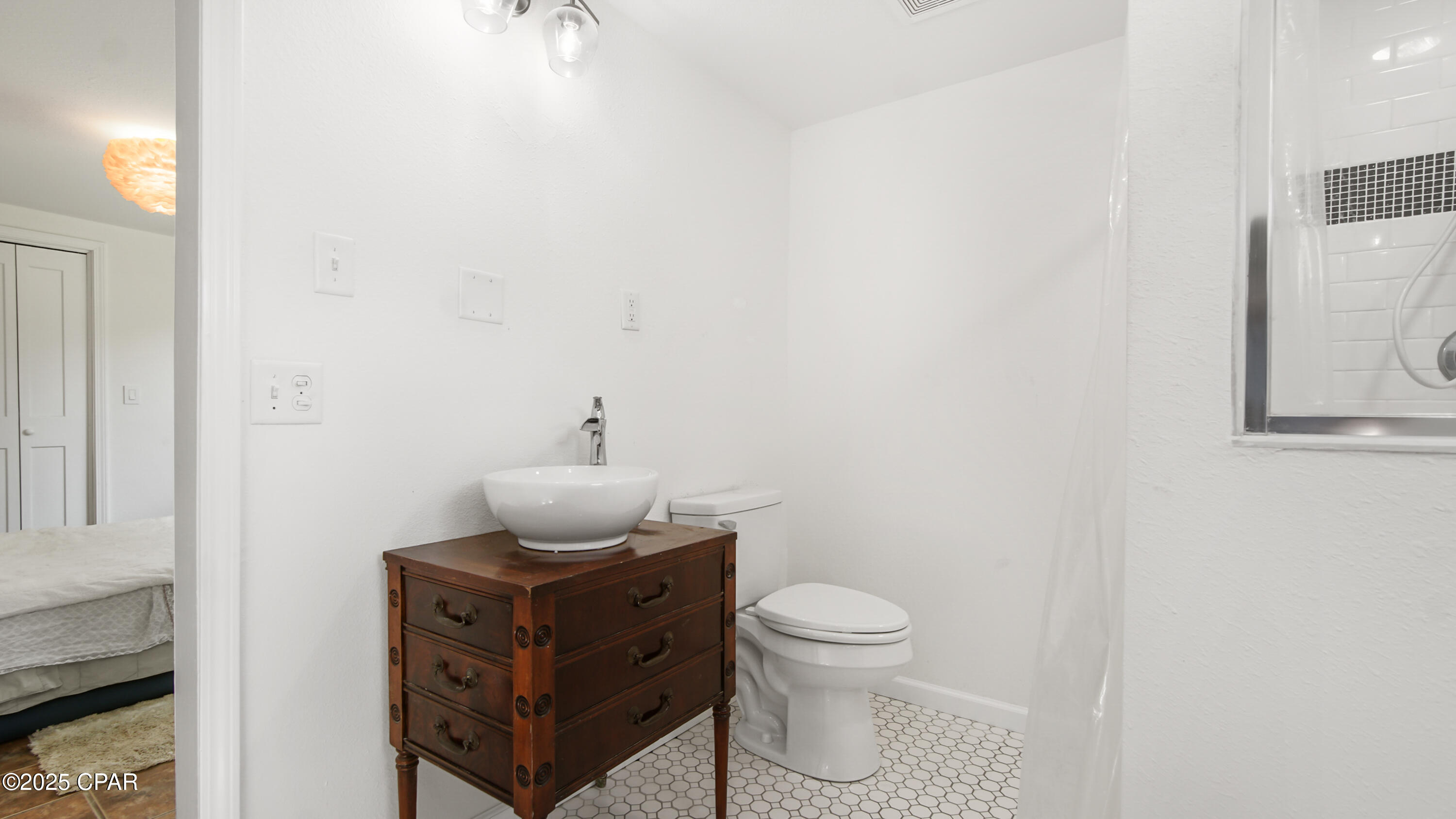 Image 16 For 208 Macarthur Avenue