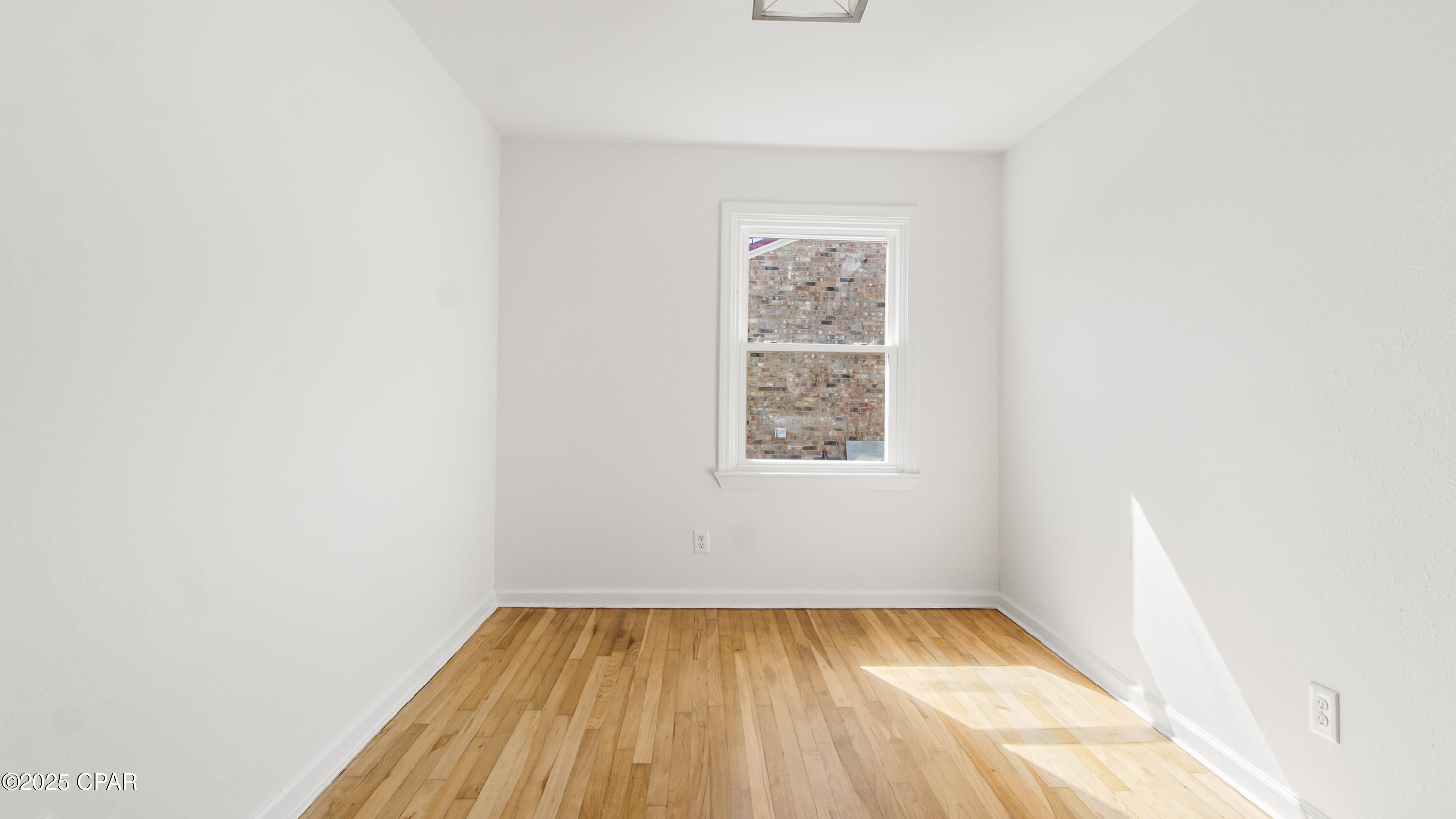 Image 18 For 208 Macarthur Avenue