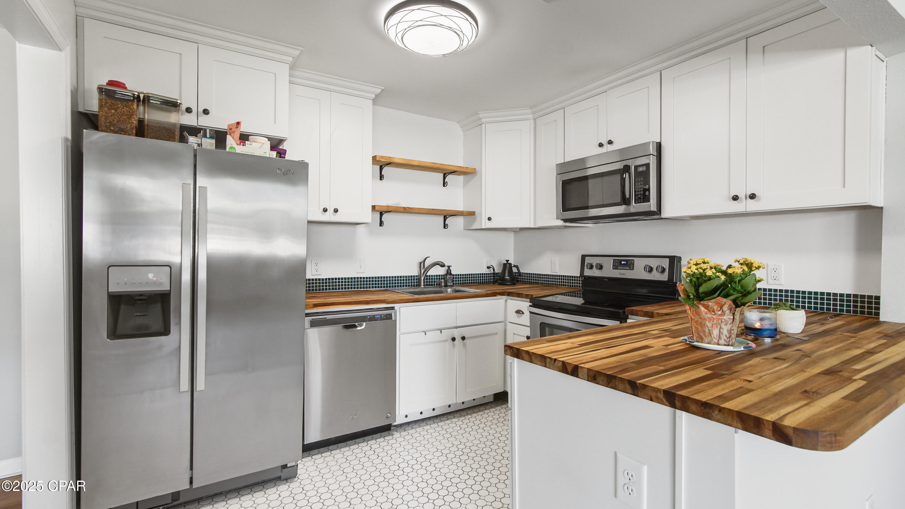 Image 2 For 208 Macarthur Avenue