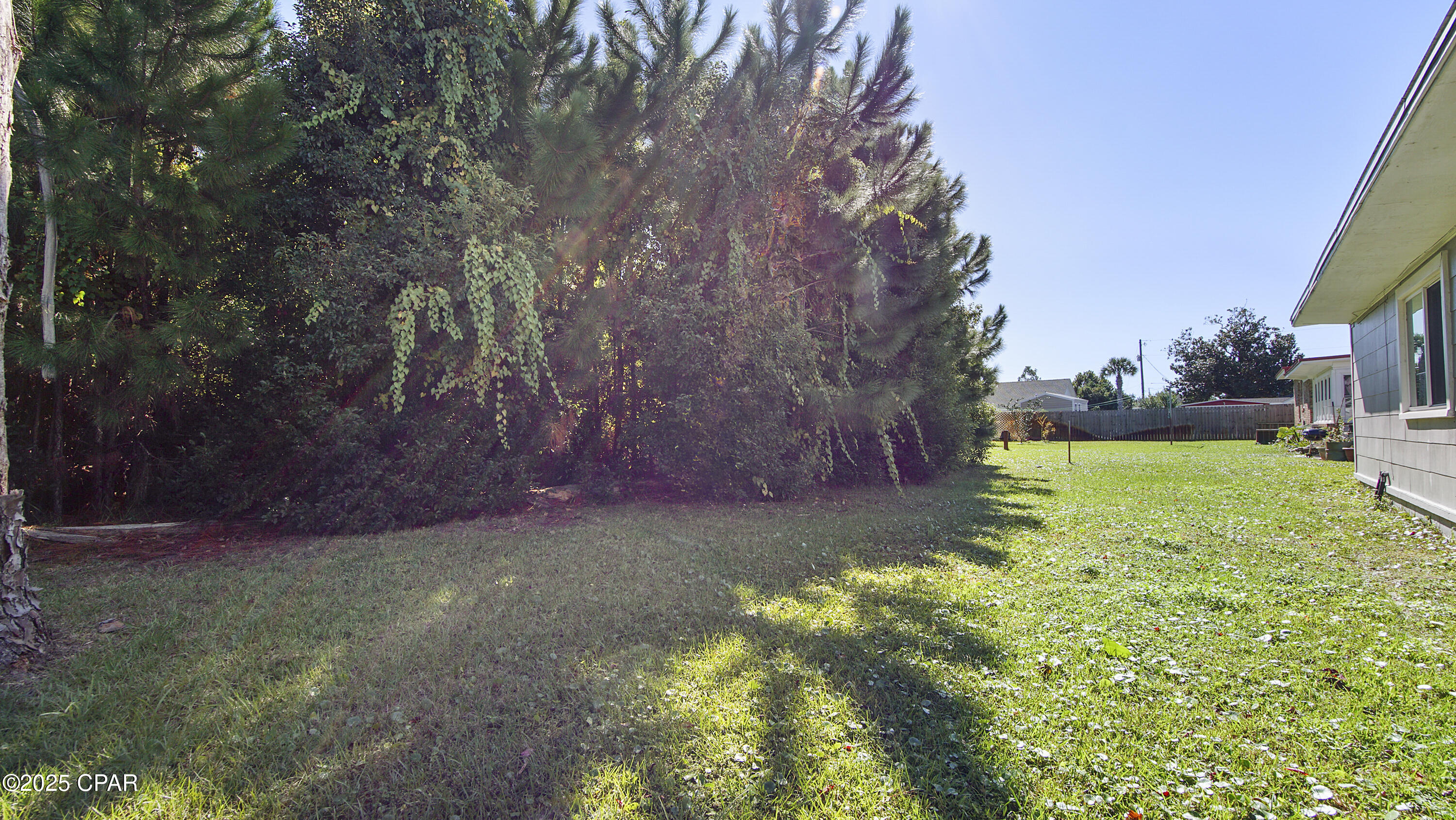 Image 27 For 208 Macarthur Avenue